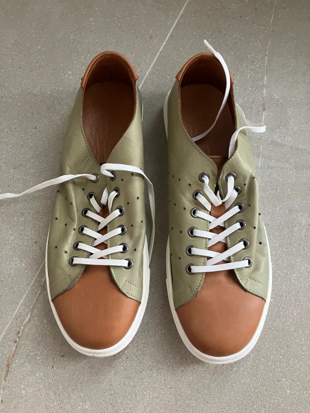 Cosmos Leather Sneakers - Size 10