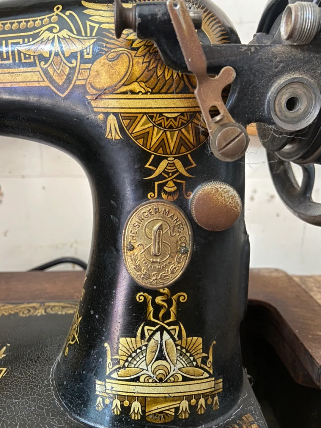Antique Singer Sewing Machine image indicator(6)