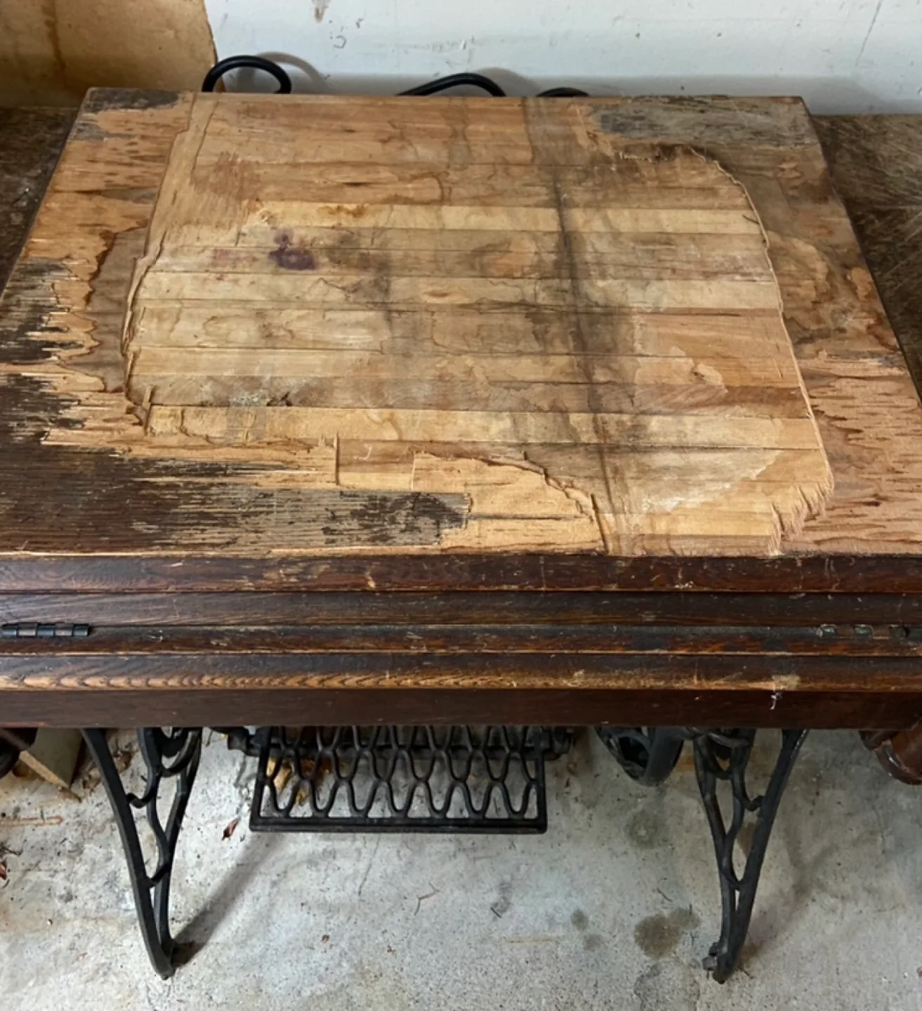 Antique Singer Sewing Machine image indicator(5)