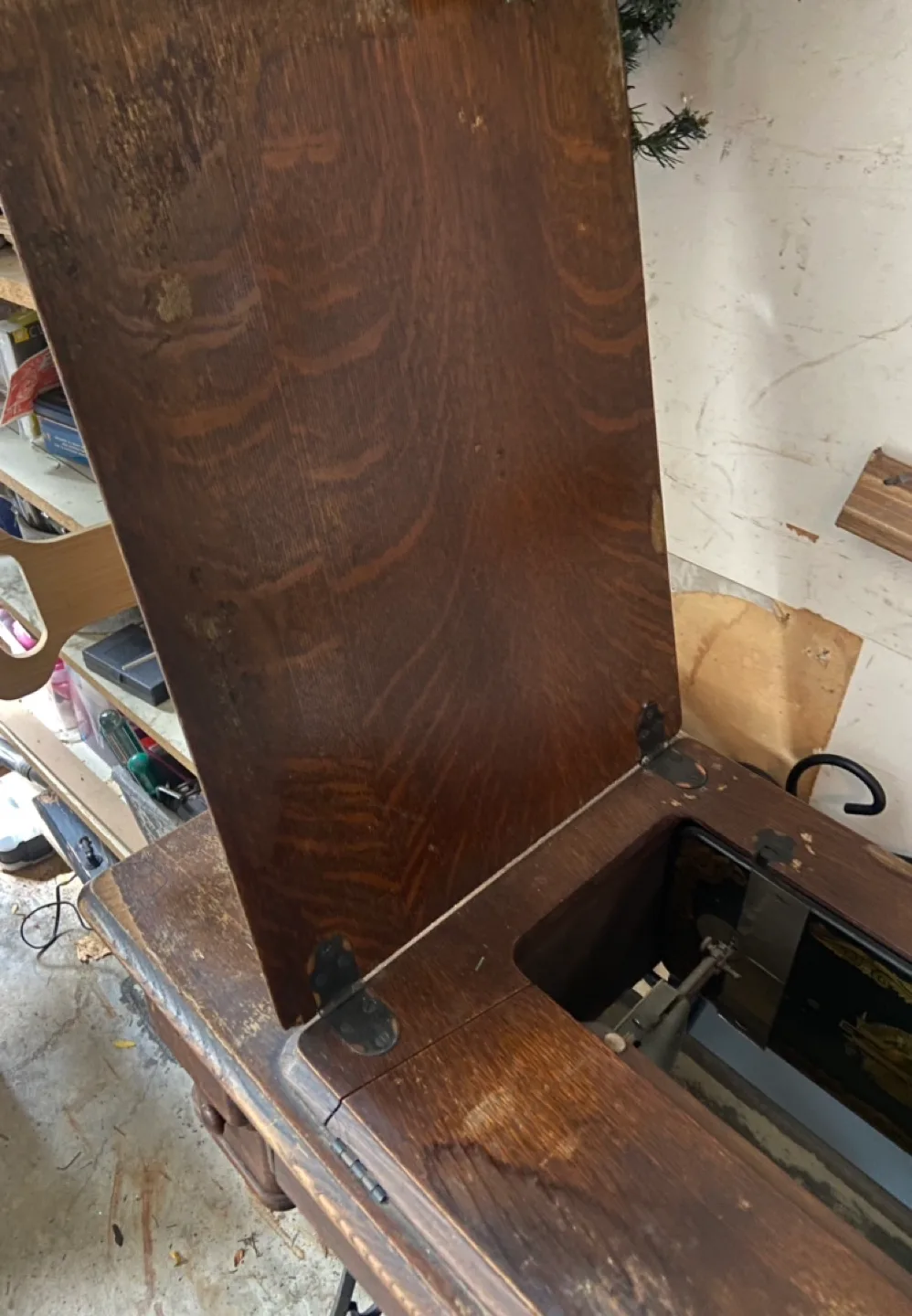 Antique Singer Sewing Machine image indicator(3)