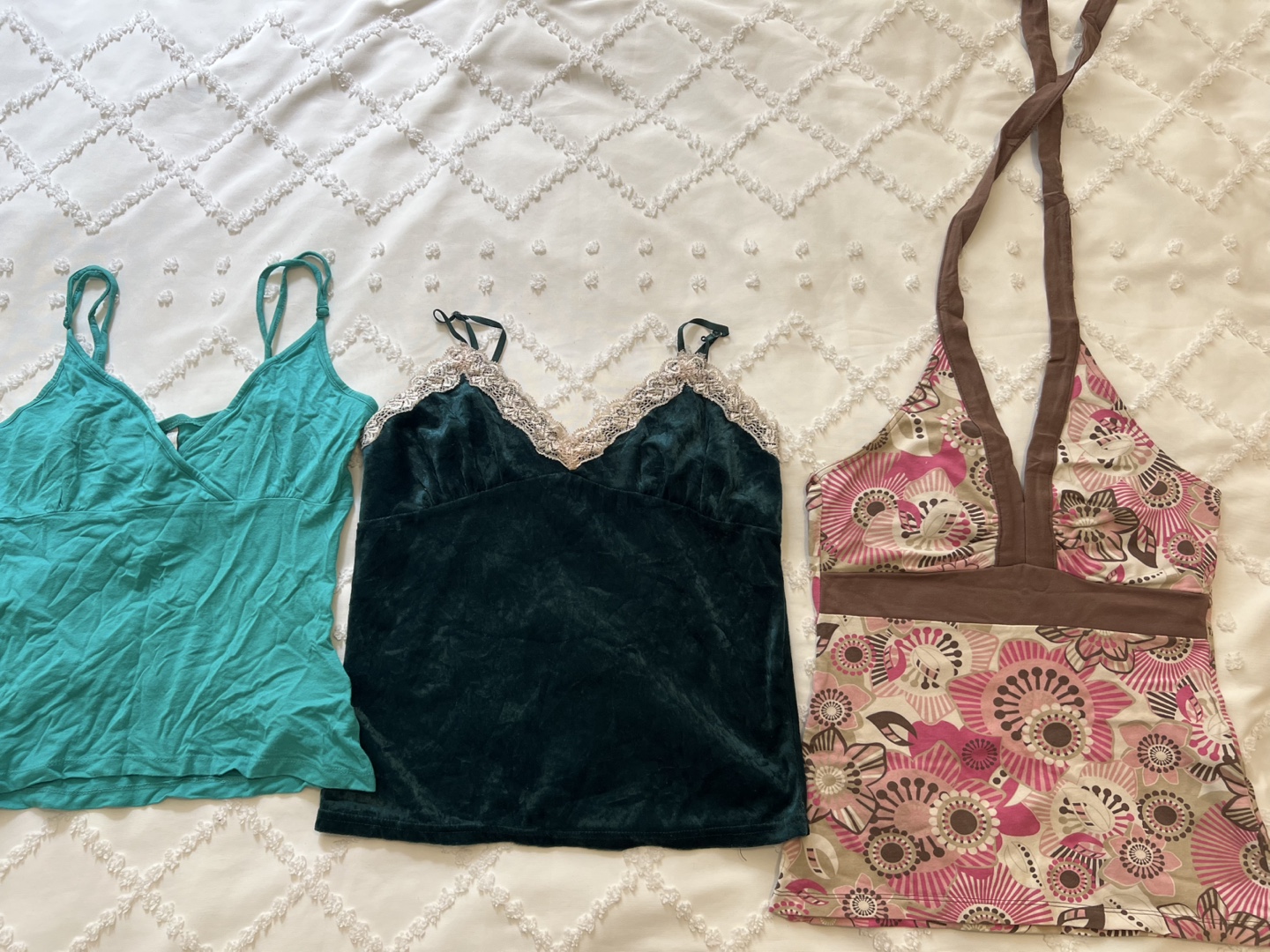 Assorted Women's Tank Tops - Bundle of 3 🥕