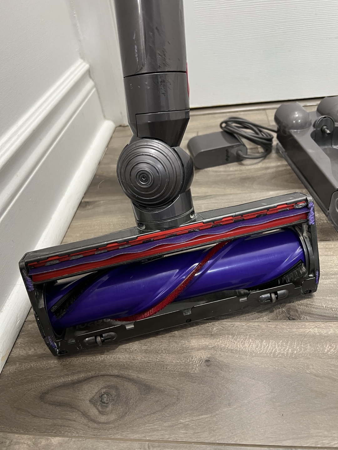 Dyson Cyclone V10 Motorhead Vacuum - photo 4