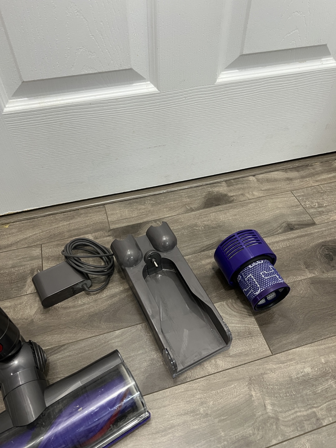 Dyson Cyclone V10 Motorhead Vacuum - photo 2
