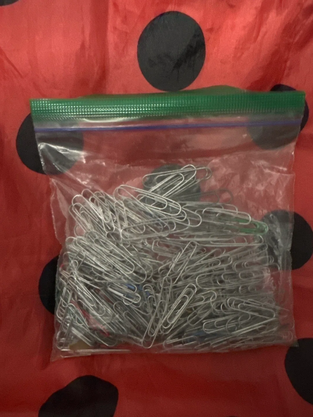 Paper Clips🥕 thumbnail