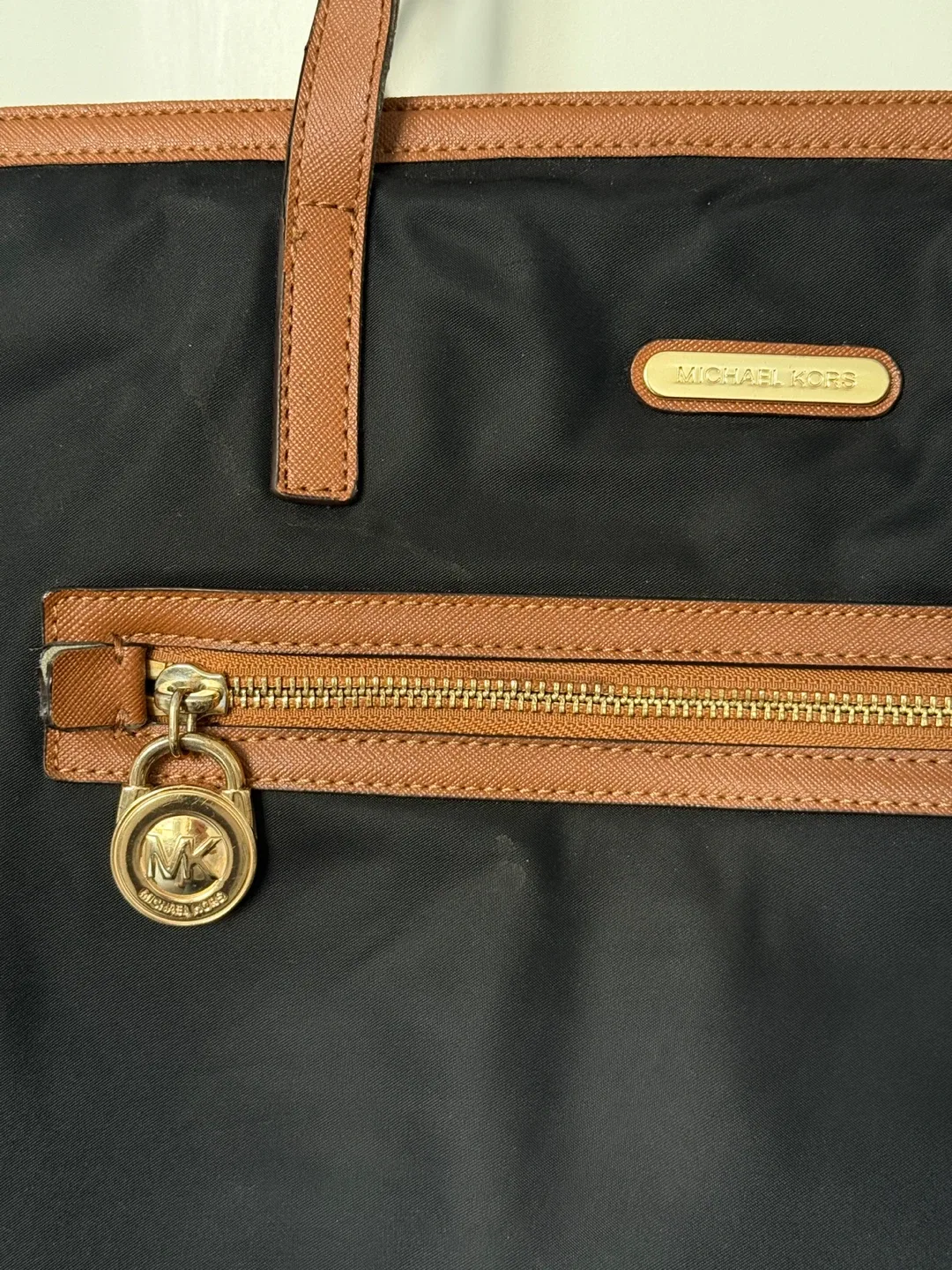 Michael Kors Black Tote Bag image indicator(2)