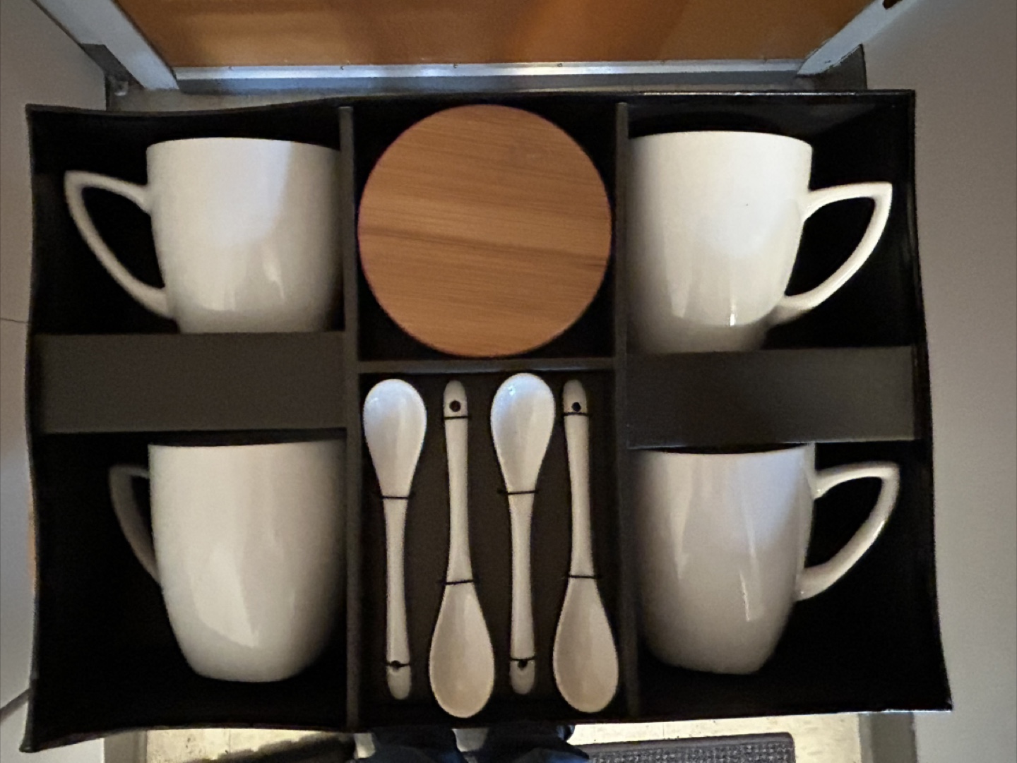 Mug Set with Spoons and Lid