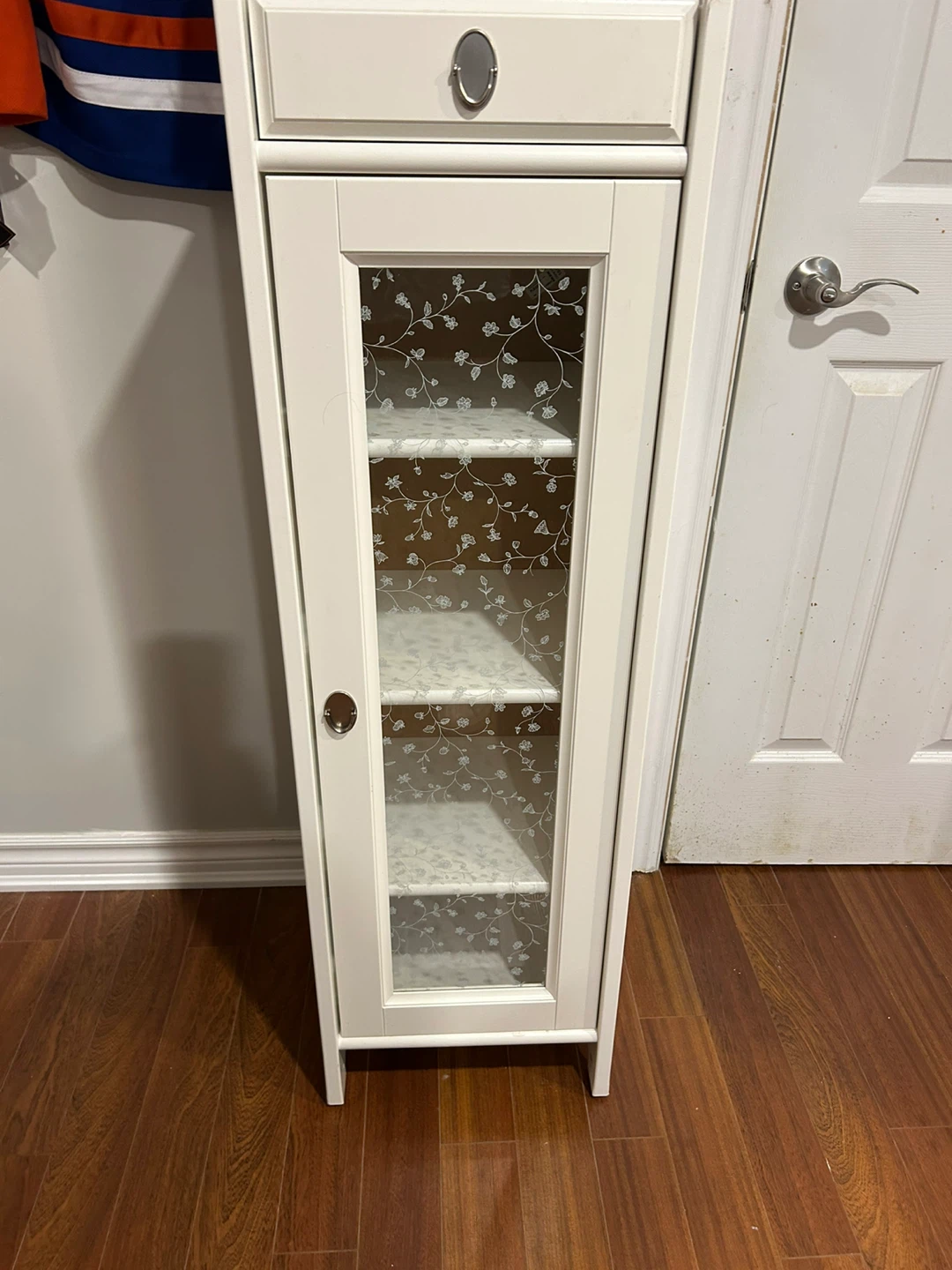 White Vanity Tower with Mirror