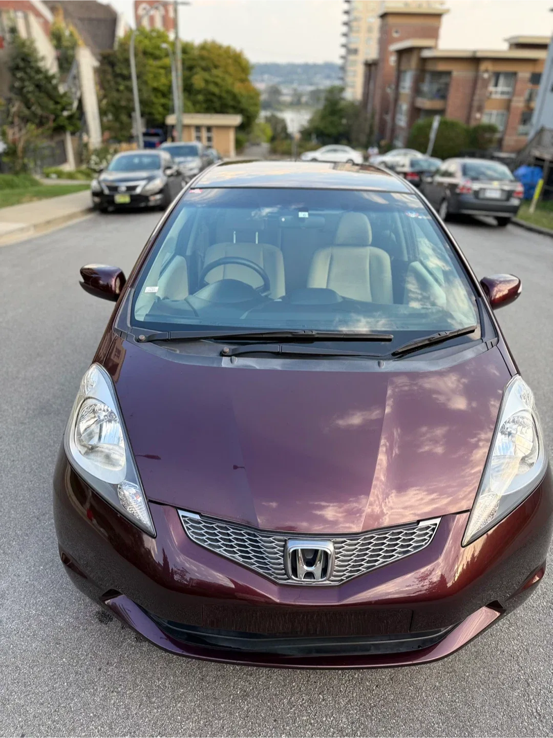 Honda Fit 44,000 km/2010/ - Burgundy Colour image indicator(2)