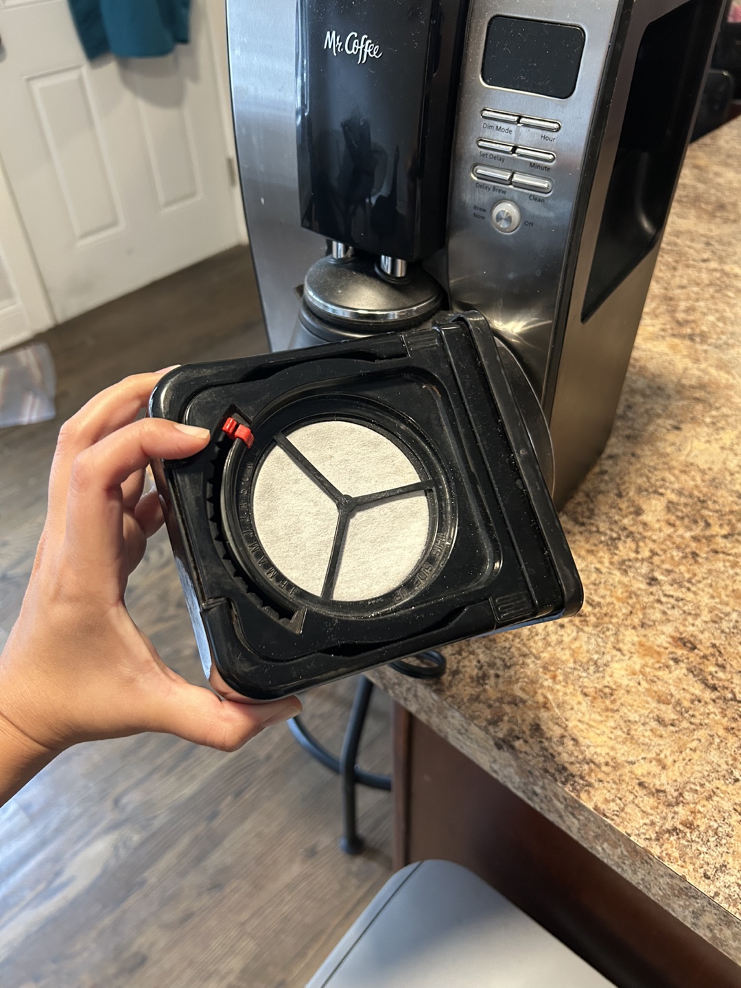 ☕ Mr. Coffee Coffee Maker – with Filter & Extra Disks 🥕