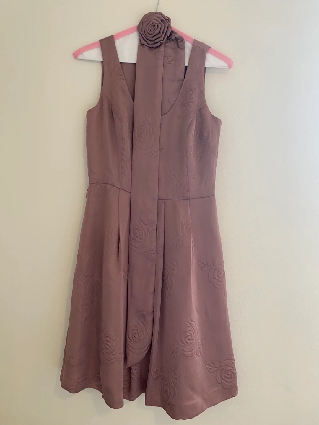 Mauve Sleeveless Dress with Rose Pattern
