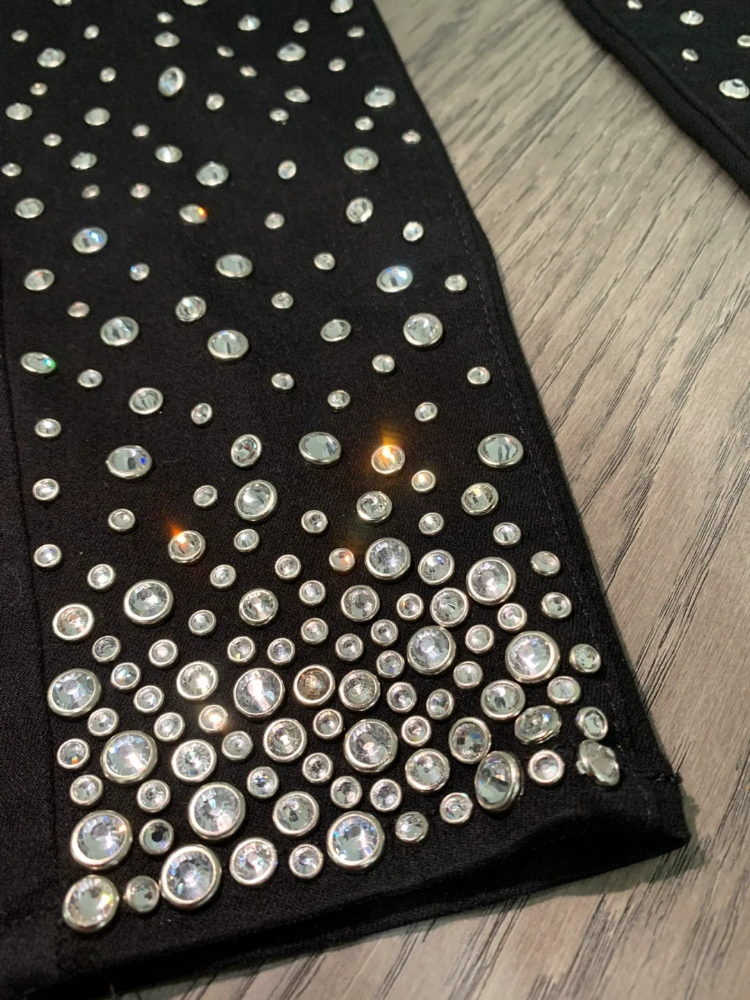 L'AGENCE Black Rhinestone Jeans - Size 25 image indicator(2)