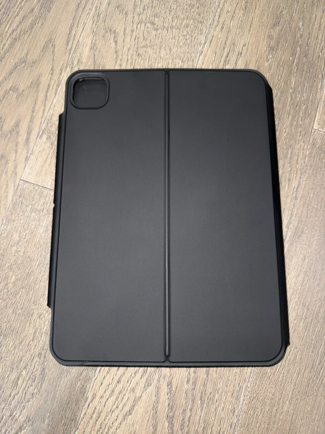 ESR Rebound Magnetic Keyboard Case for iPad Air 11" - Black image indicator(2)