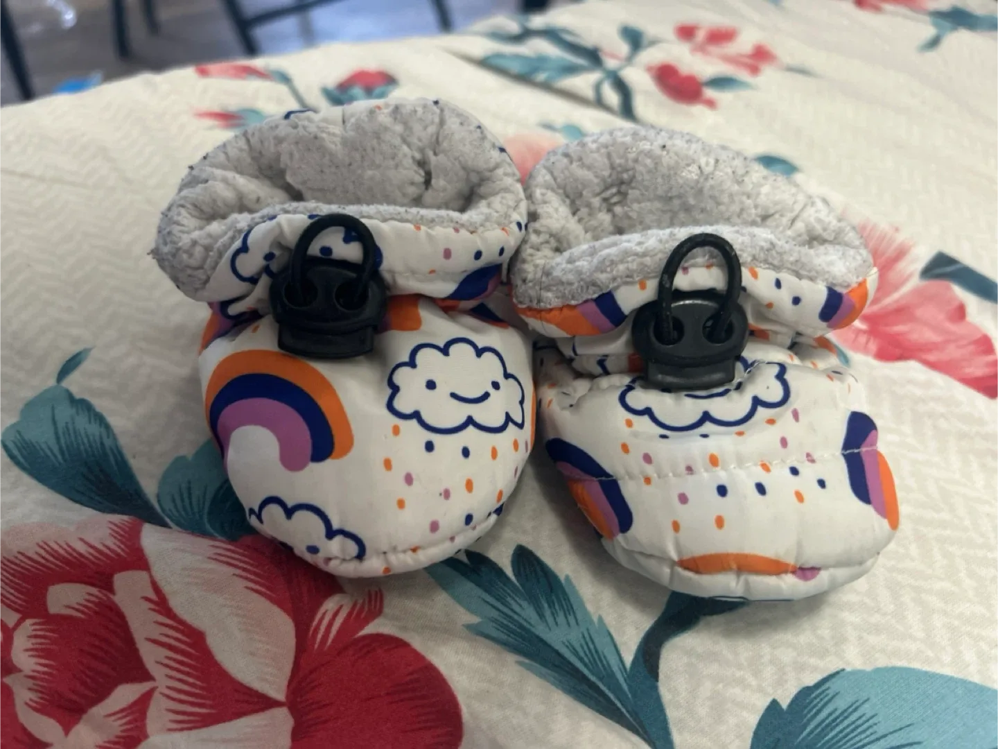 Nuola Baby Booties - Rainbow Cloud Design