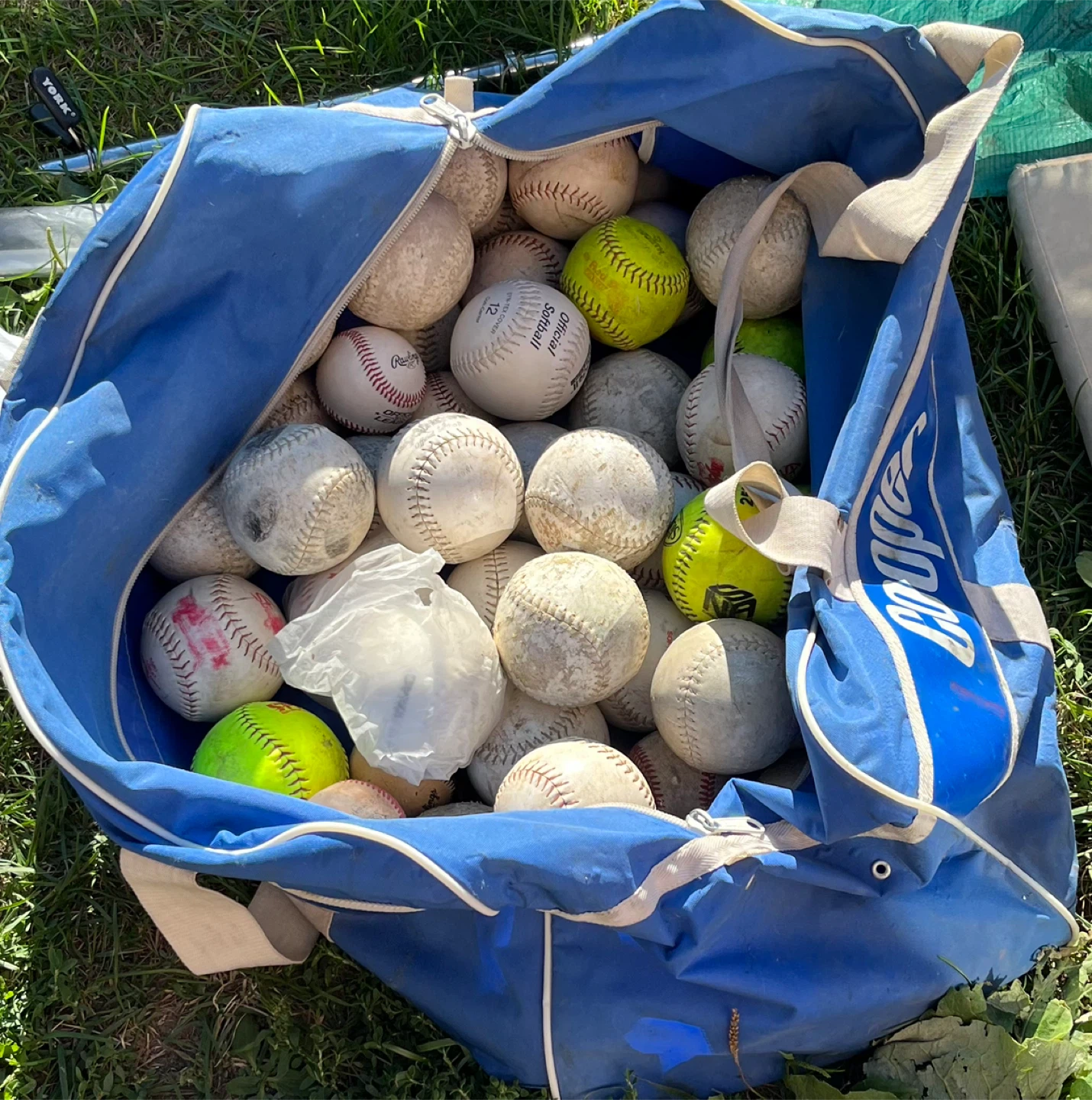 SoftBalls  ( Ball Players )