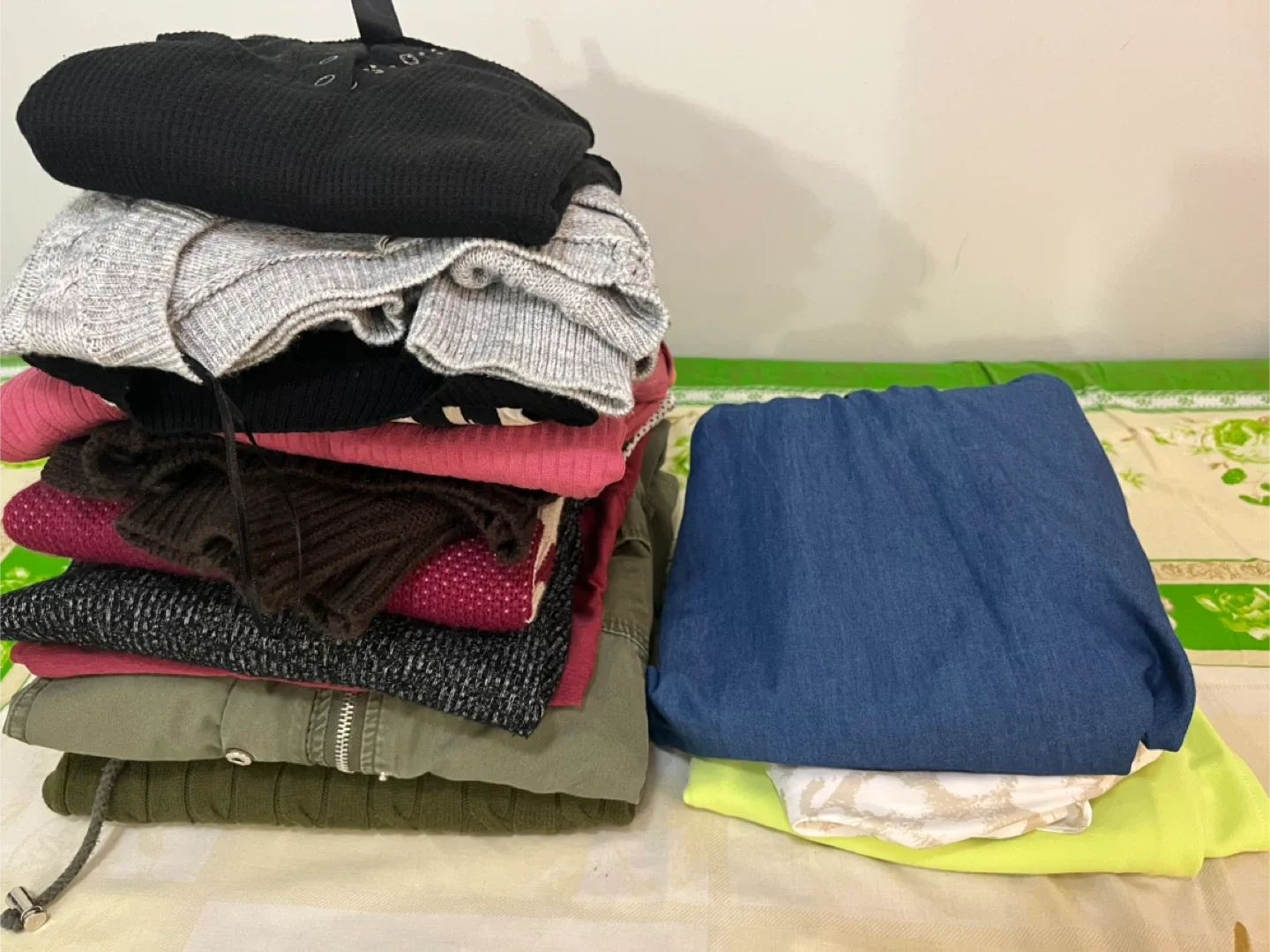Mixed Lot of Women's Clothing