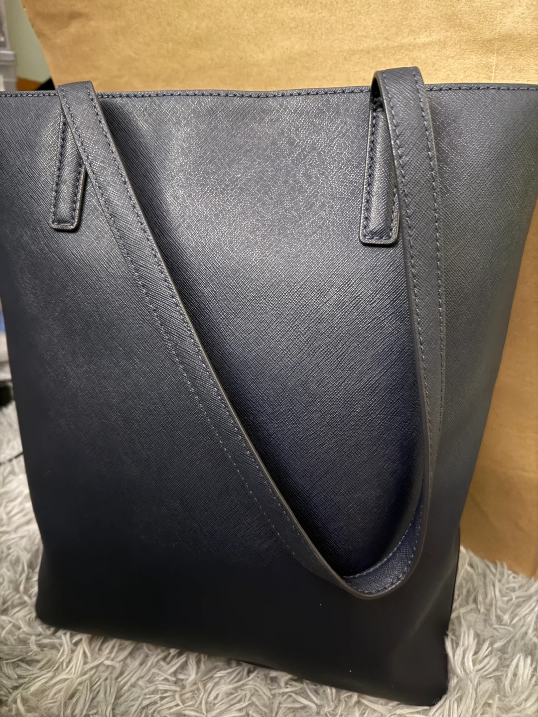 Lightly Used Large Michael Kors Navy Tote Bag - photo 2