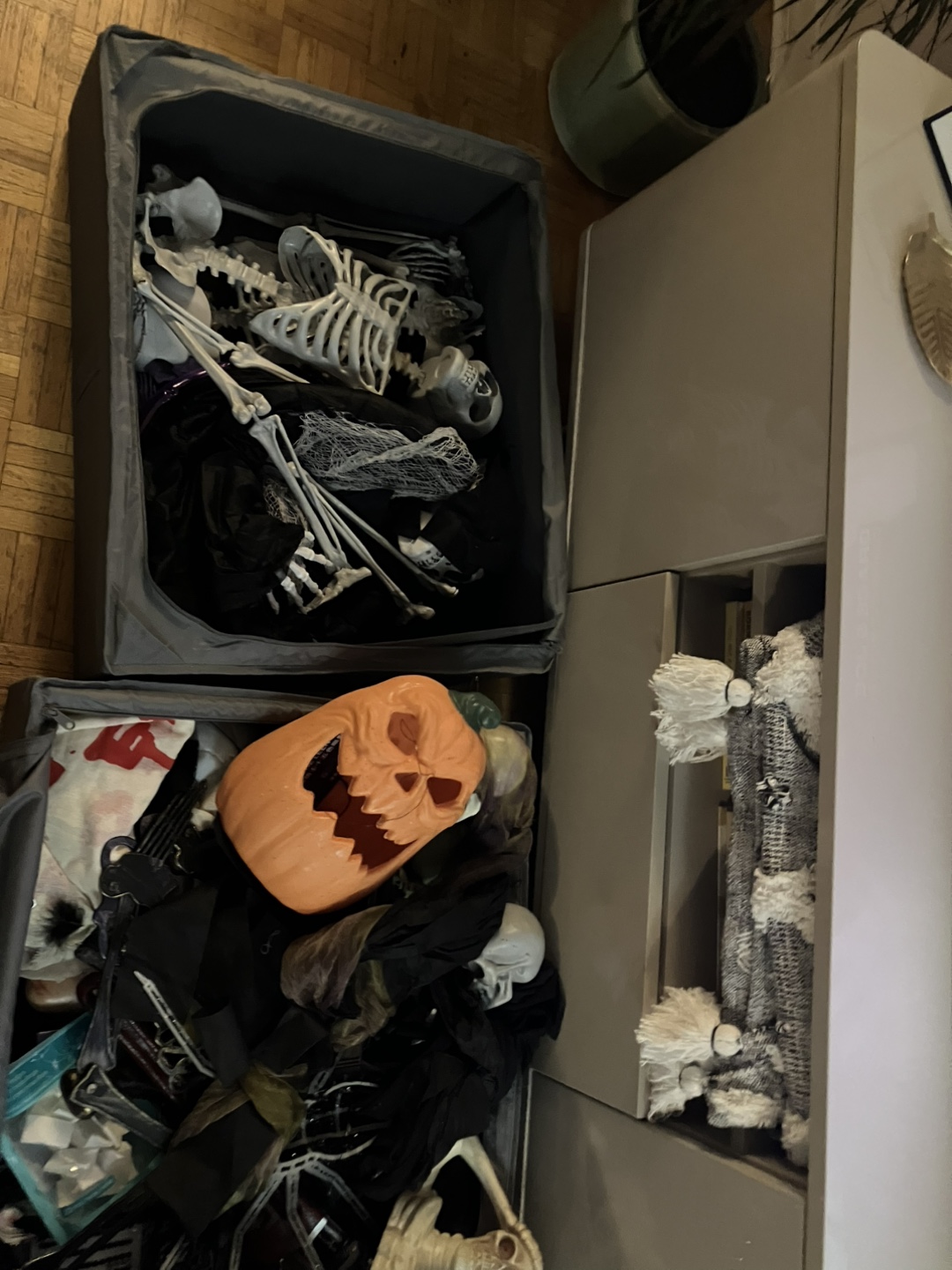 Halloween Decorations - photo 2