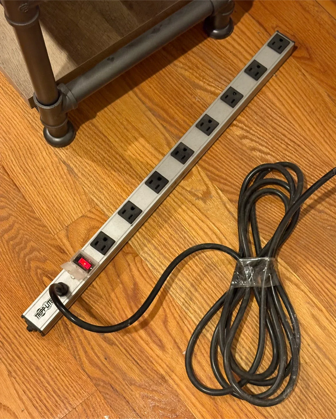 Power Strip - 8 outlets thumbnail
