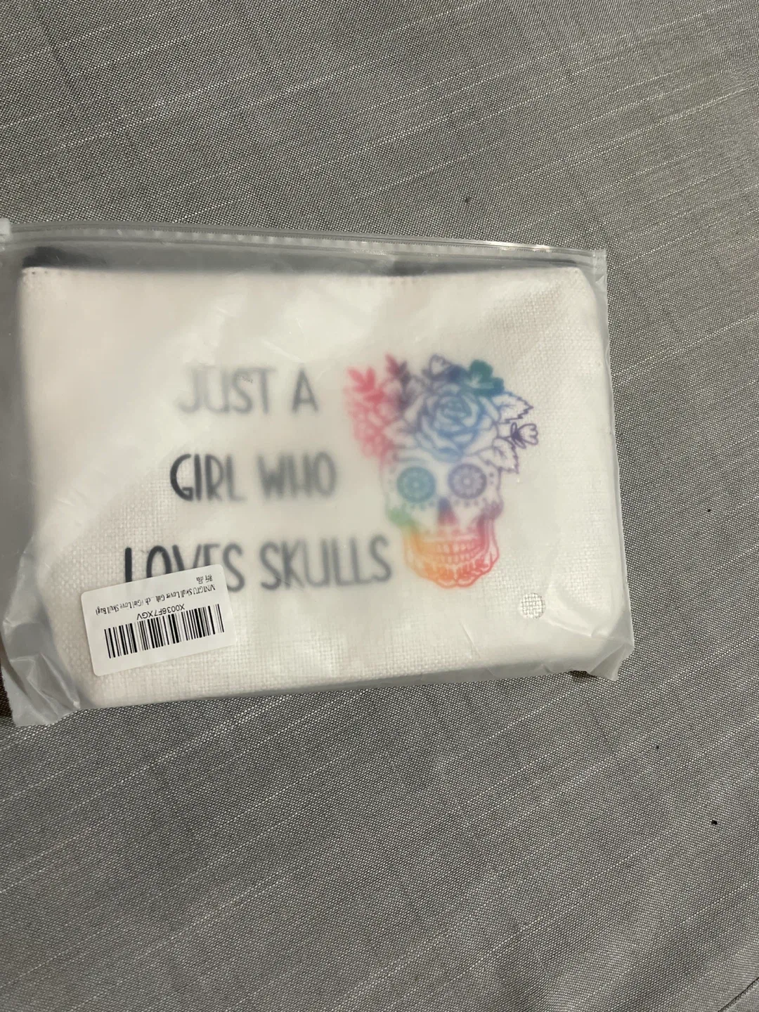 Skull makeup bag thumbnail