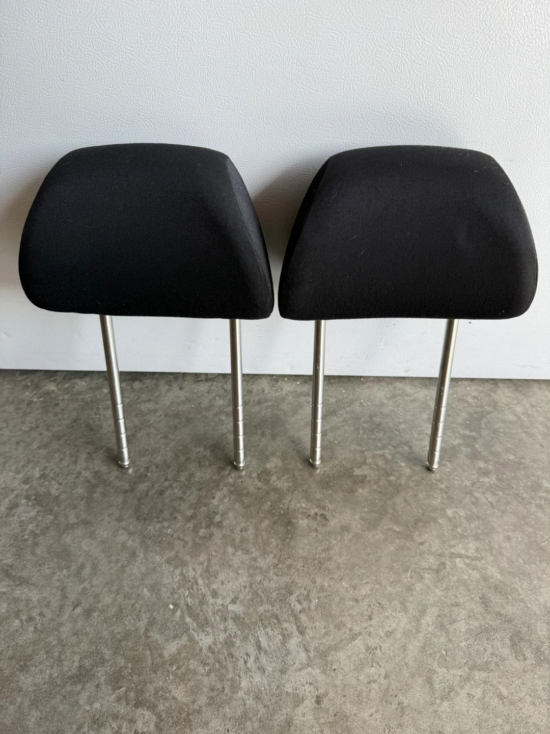 2008 Volkswagen Jetta cloth headrest - photo 3