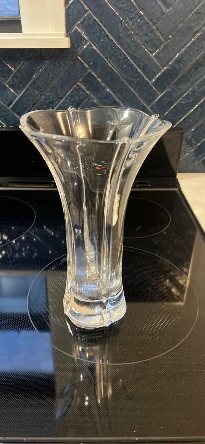 Clear Glass Vase thumbnail