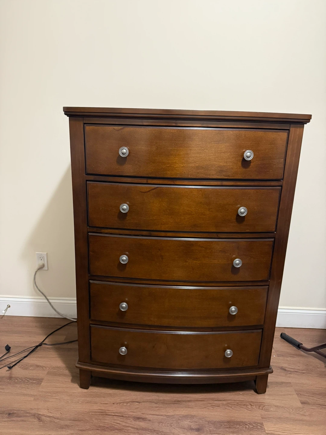 Raymour & Flanigan Merlot Color Wooden 5-Drawer Dresser