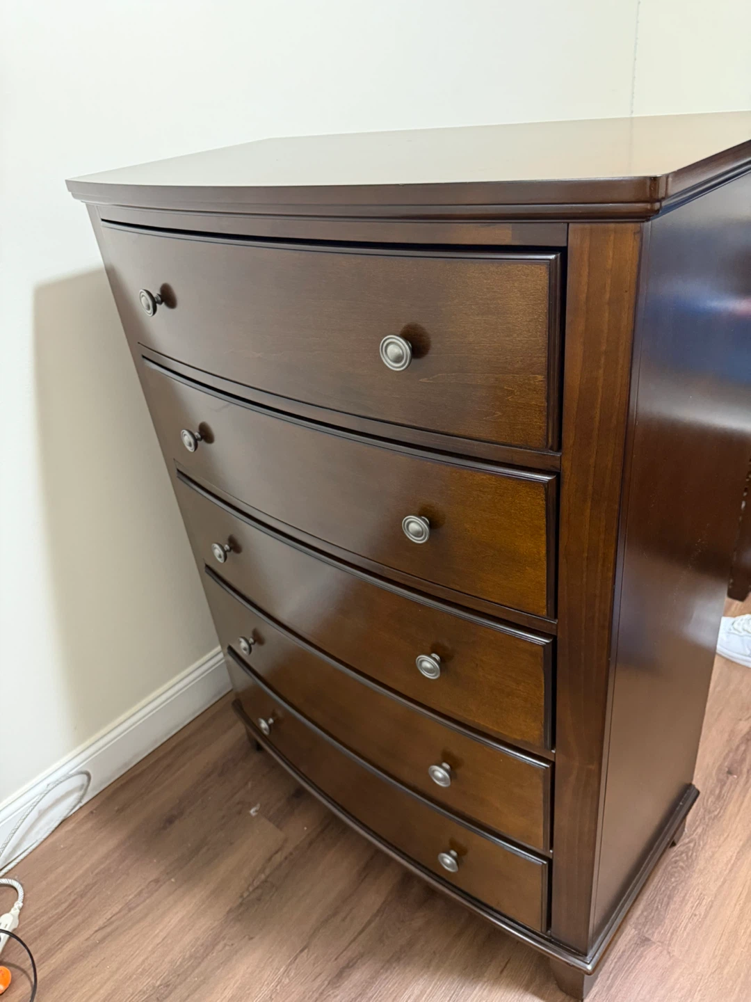 Raymour & Flanigan Merlot Color Wooden 5-Drawer Dresser - photo 3