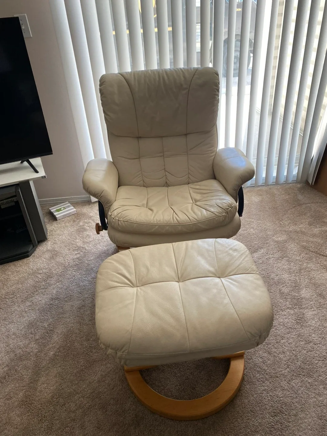 Stressless Cream Leather Recliner Chair with Ottoman image indicator(3)