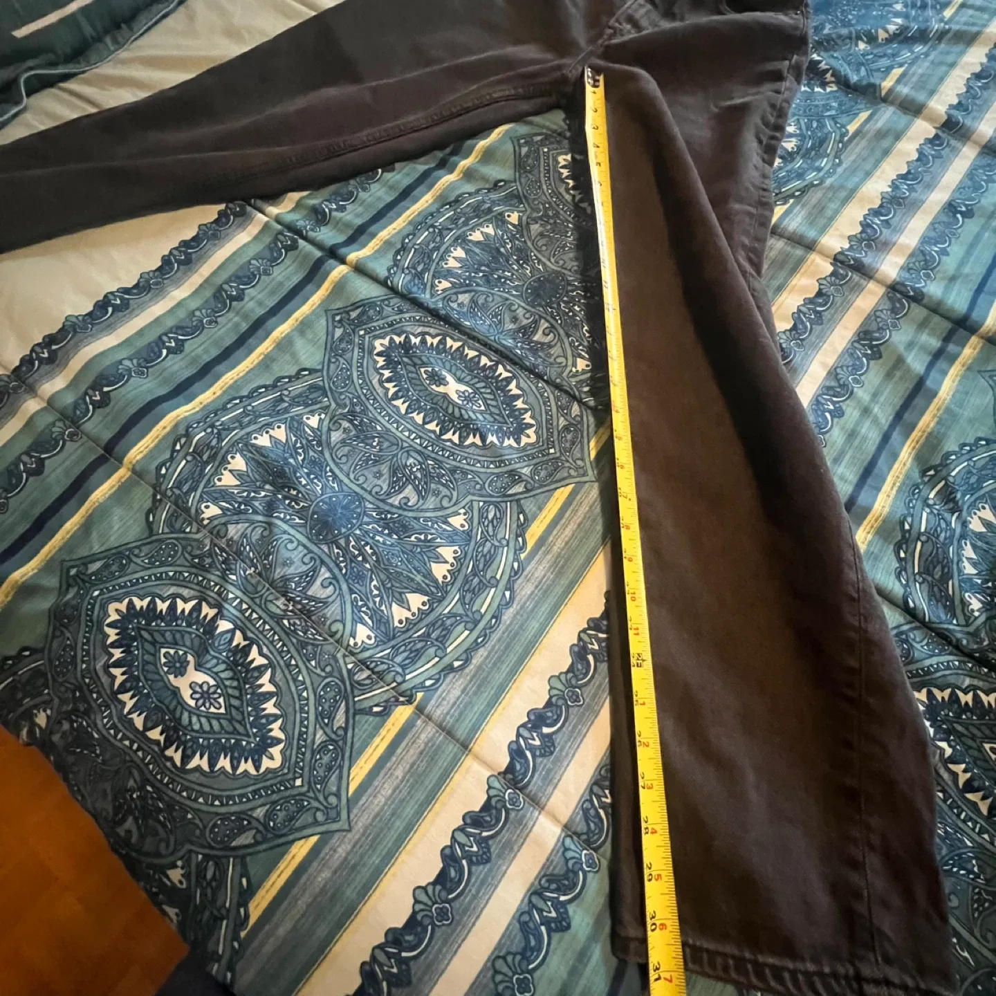 H&M 90's Baggy Jeans image indicator(3)