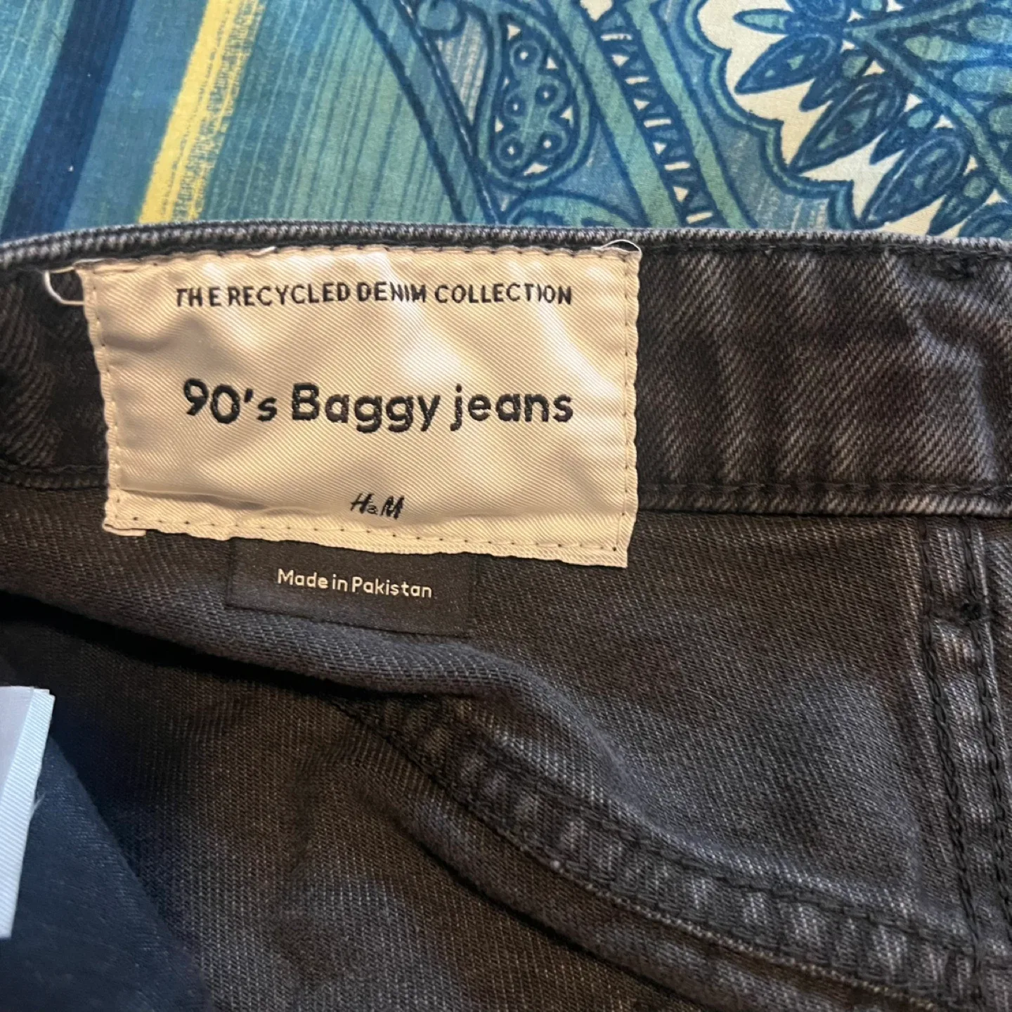 H&M 90's Baggy Jeans image indicator(5)