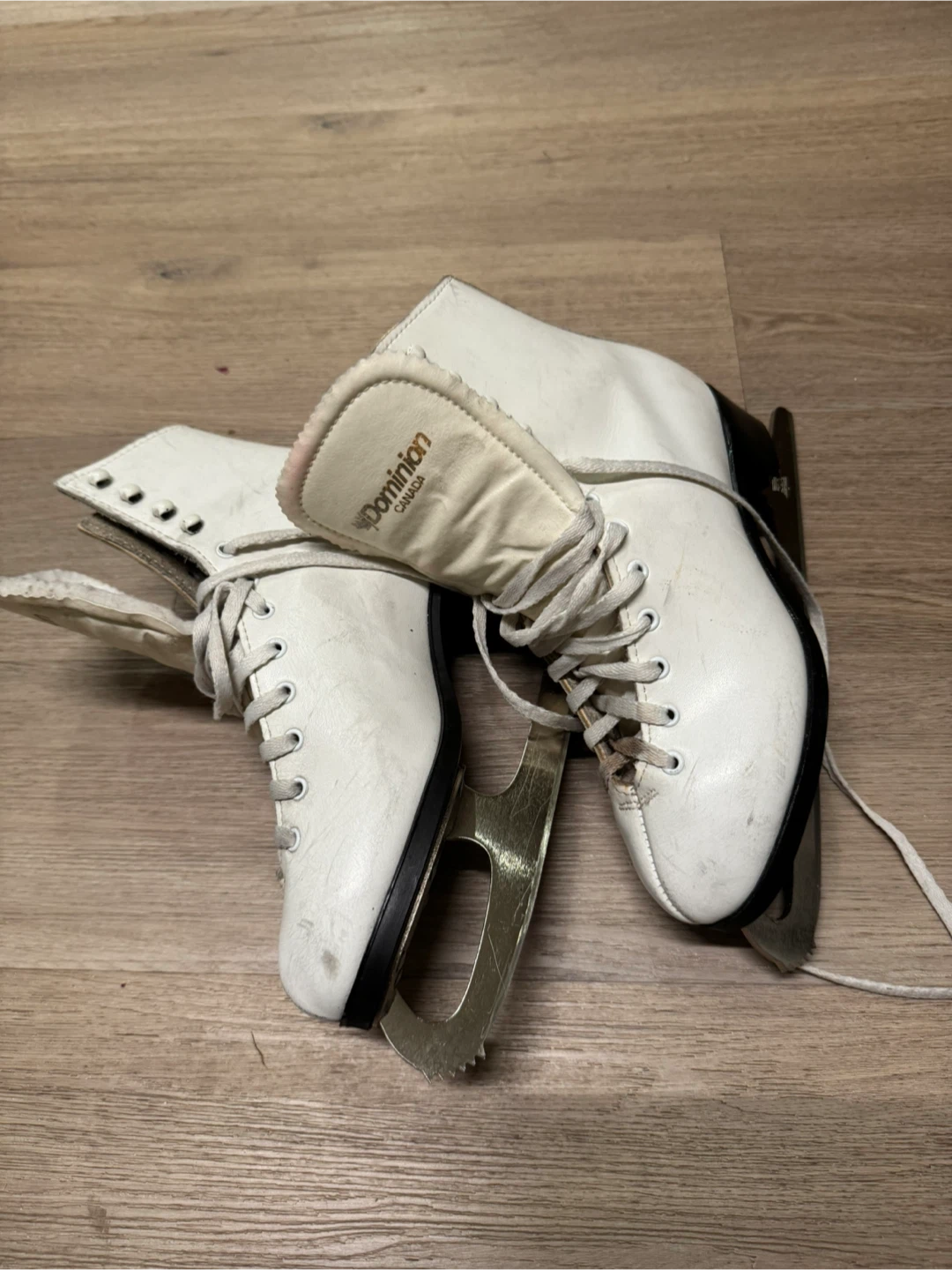 Dominion Canada Ice Skates size 6 - photo 2