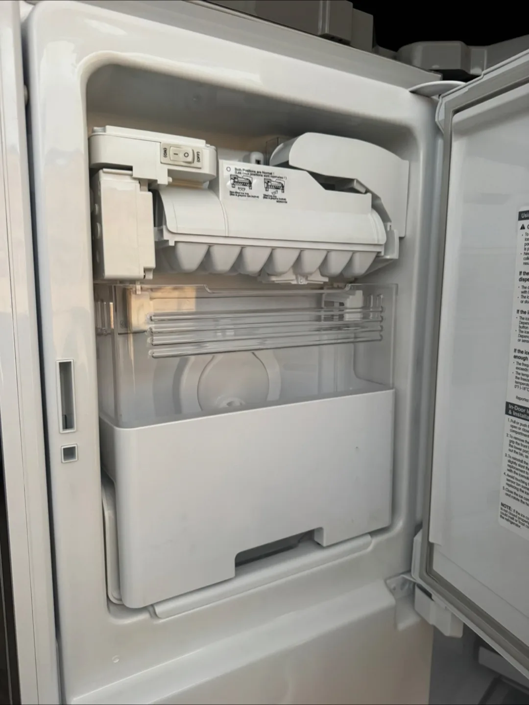 For Sale: LG Refrigerator image indicator(4)