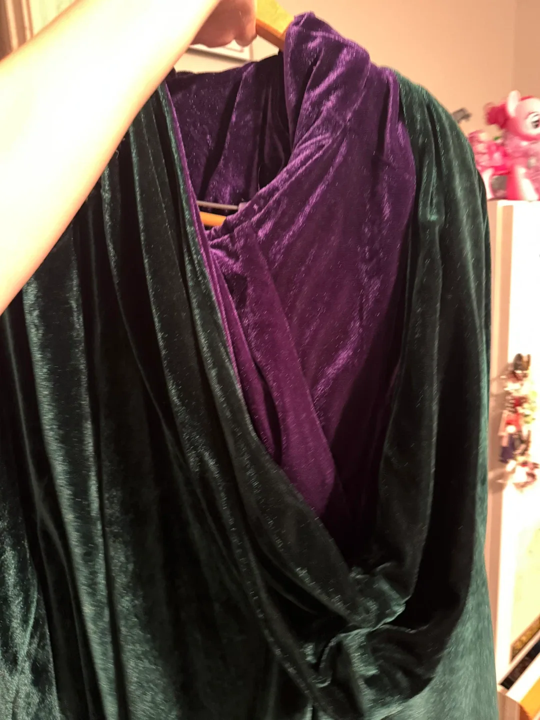 Green & Purple Velvet Cloak image indicator(2)