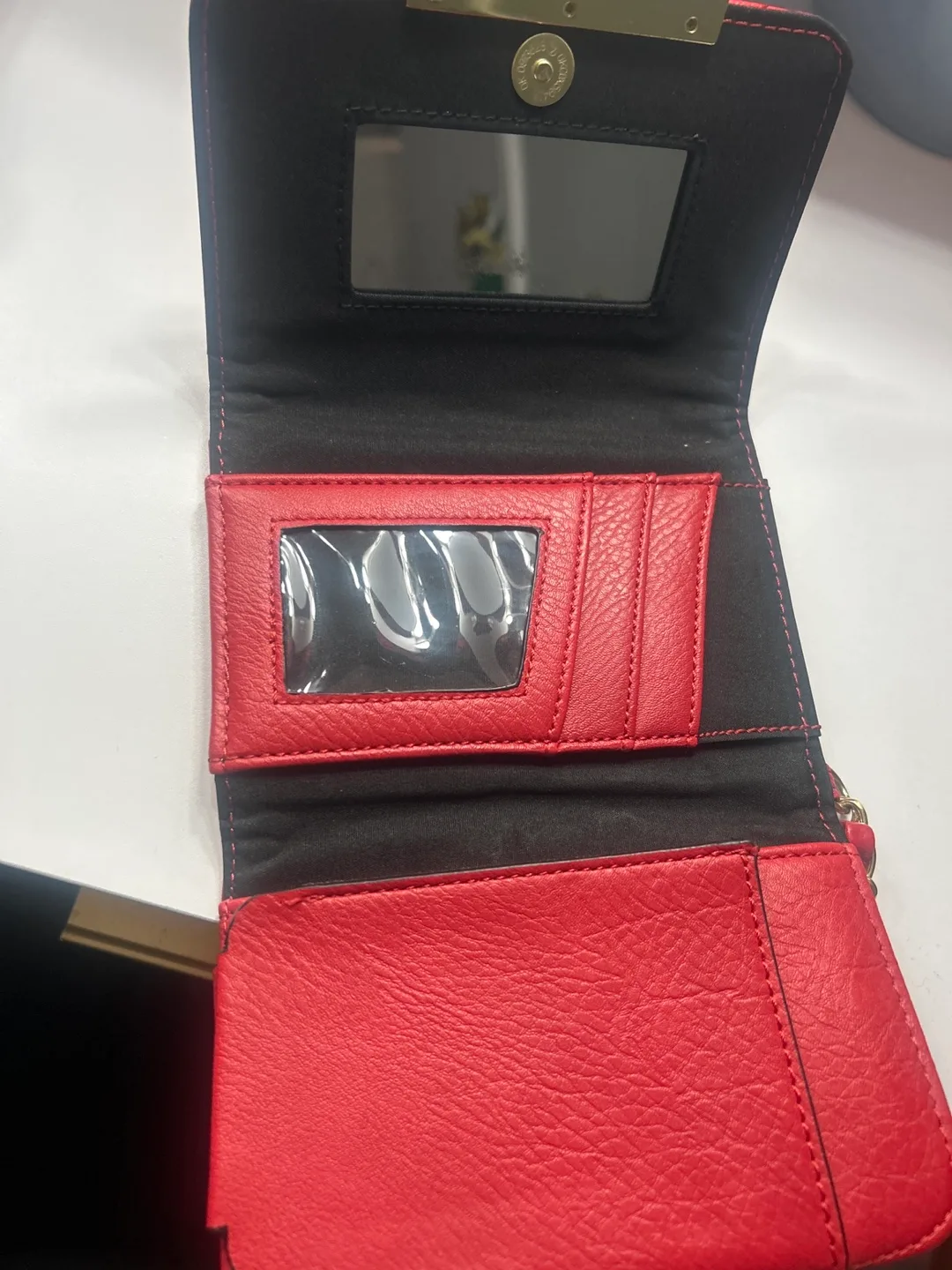 Guess Red Wallet image indicator(3)