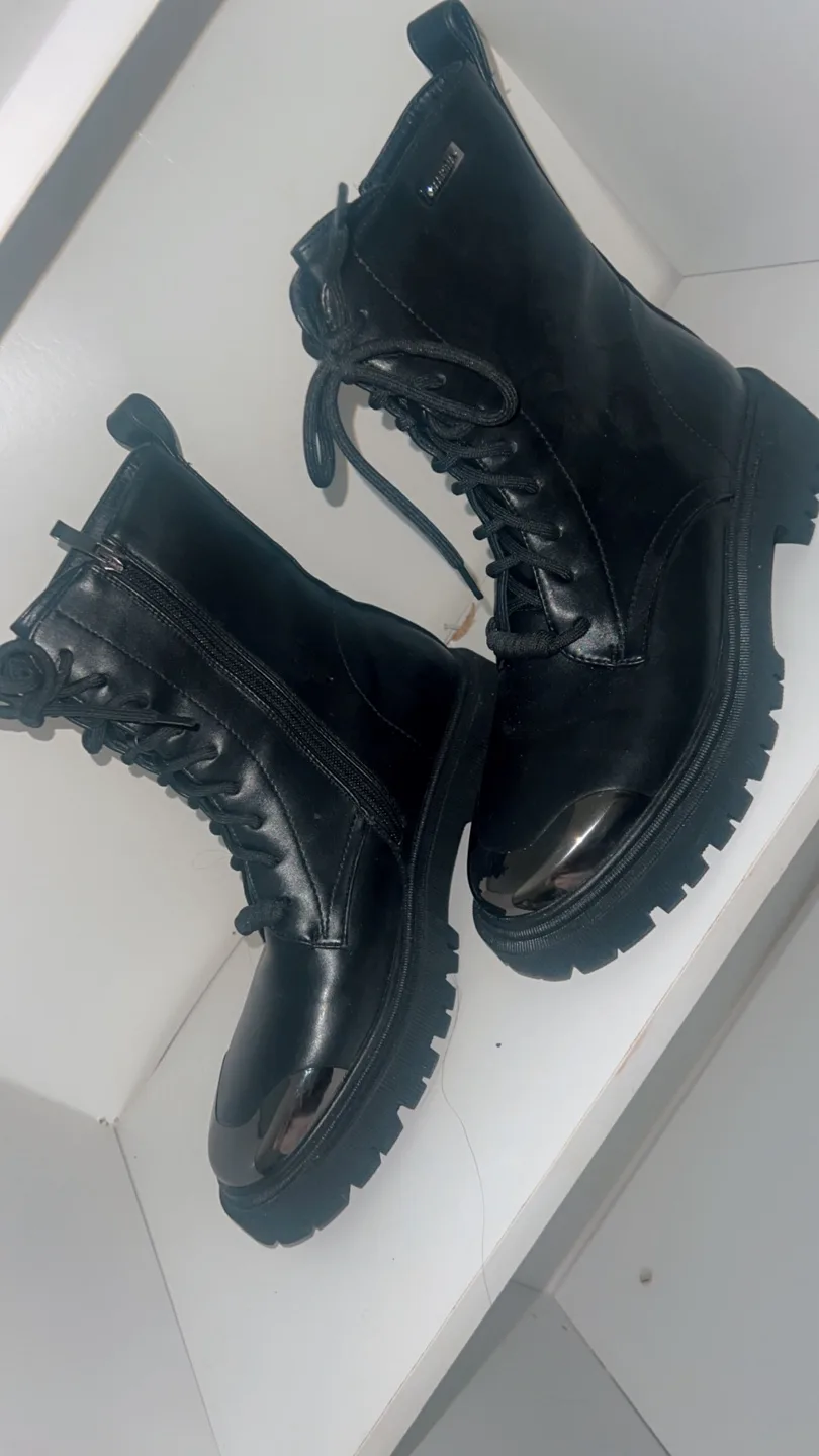 Black Lace-Up Boots - Size 40 thumbnail