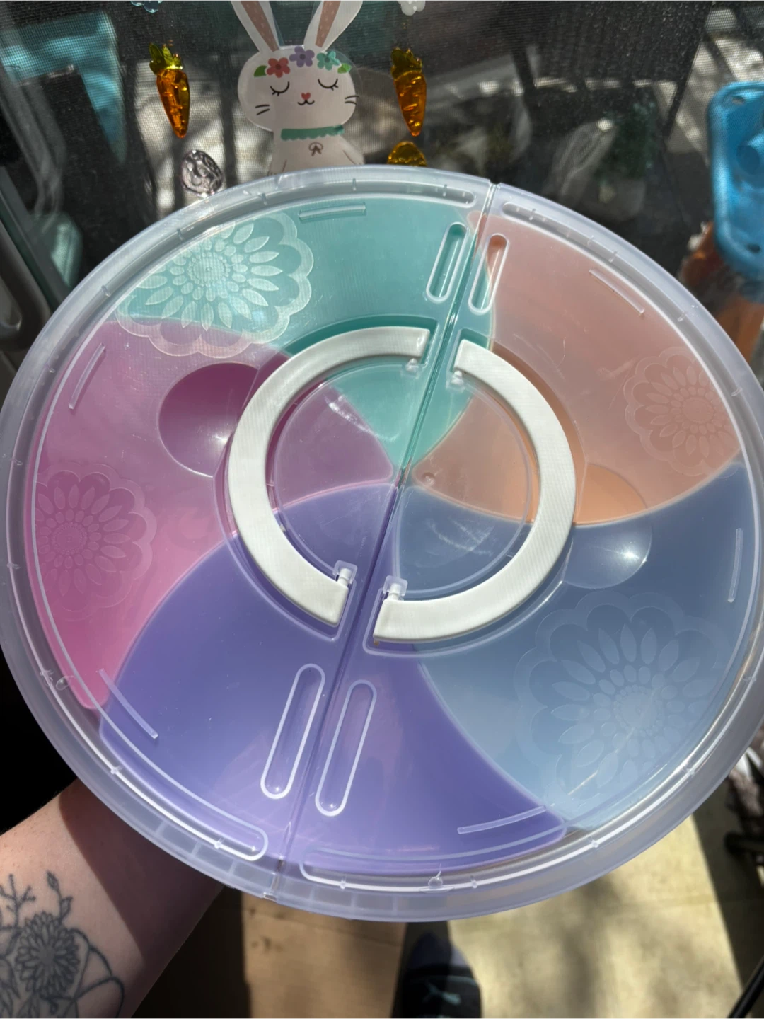 Rotating Snack Tray with Lid
