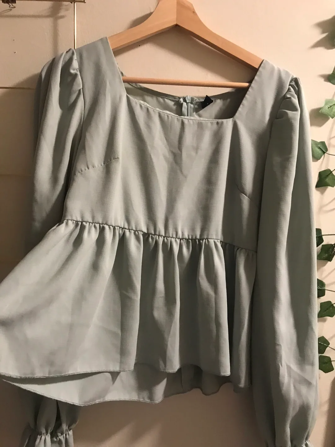 Shein Sage Green Peplum Top - Size L image indicator(3)