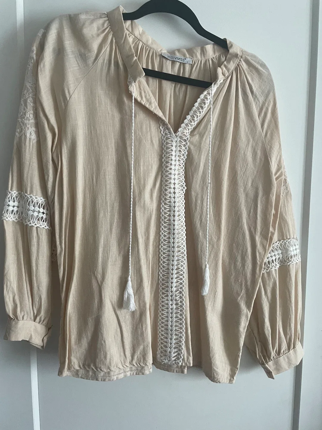 Vyshyvanka Beige Large thumbnail