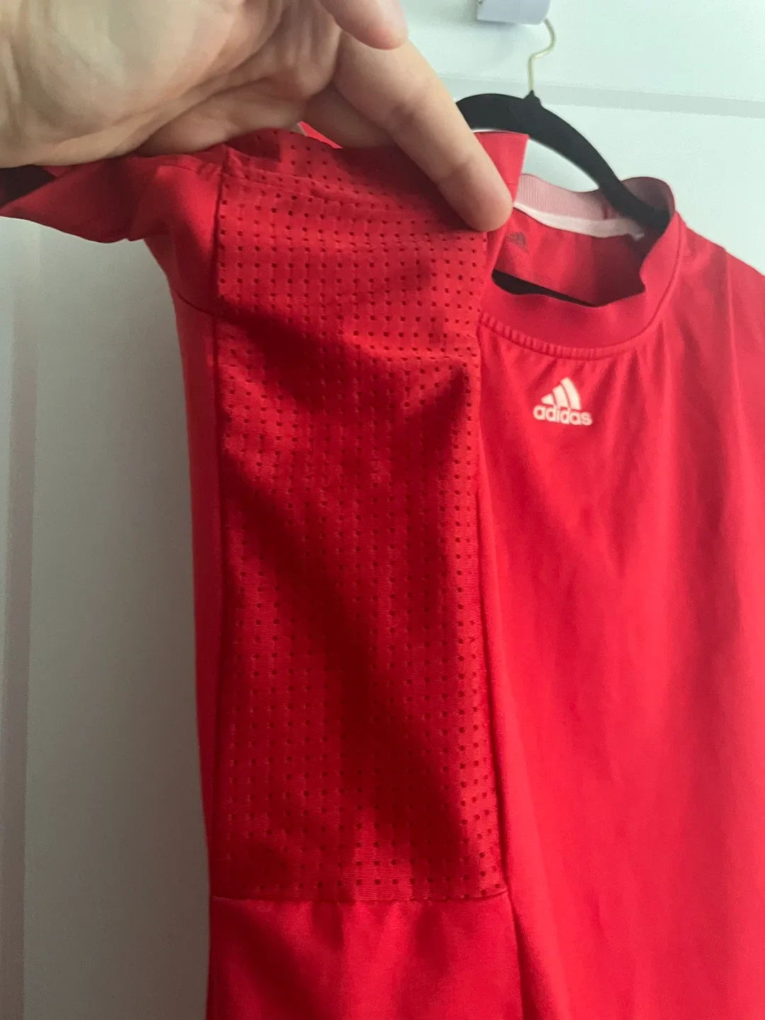Adidas AEROREADY Red T-Shirt - Size XL image indicator(2)