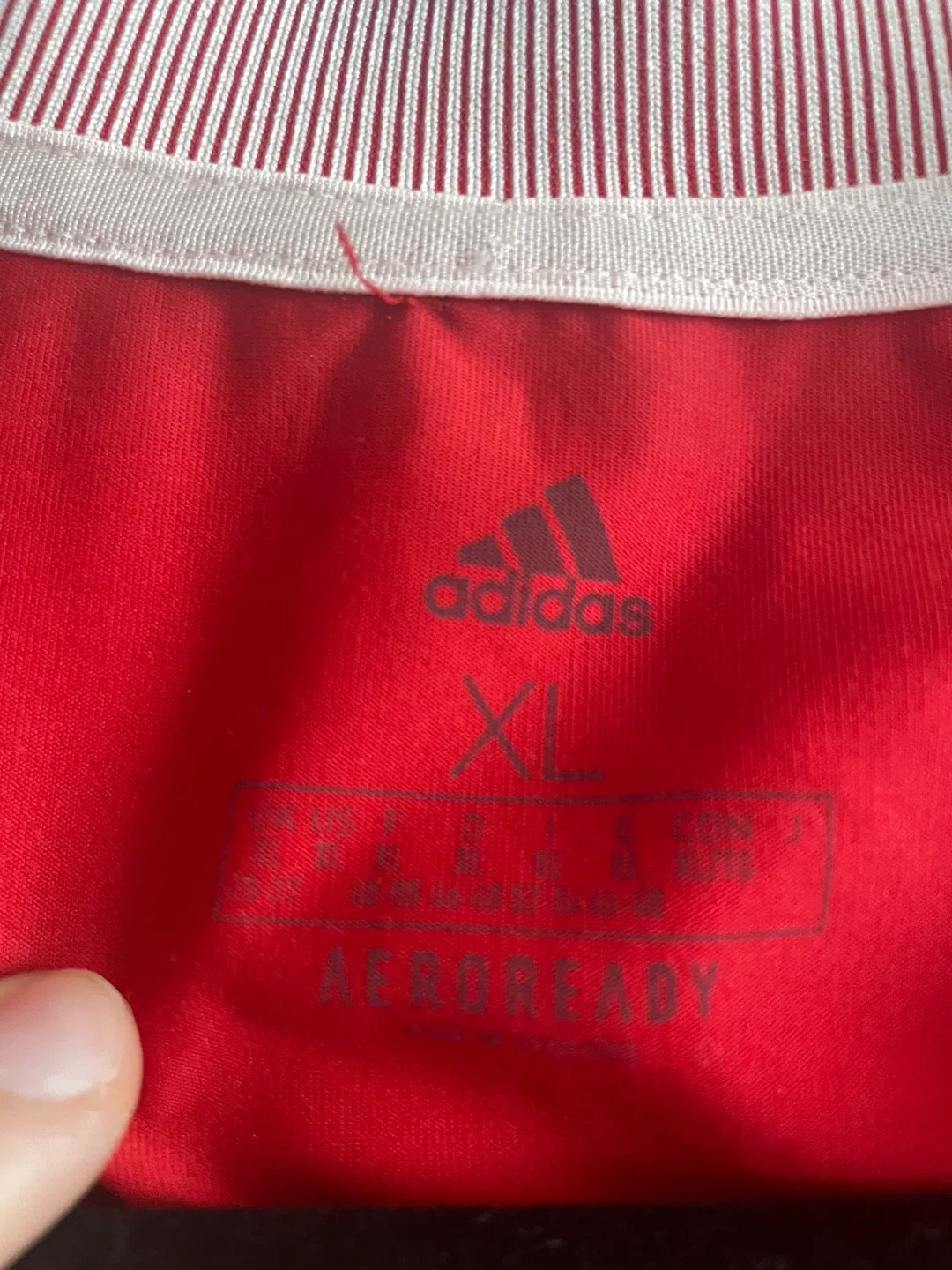 Adidas AEROREADY Red T-Shirt - Size XL image indicator(3)