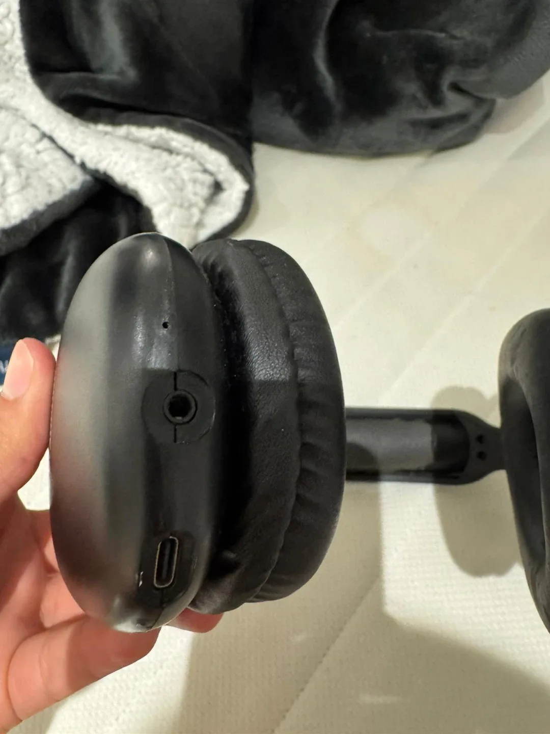 Blaupunkt Black Headphones image indicator(3)