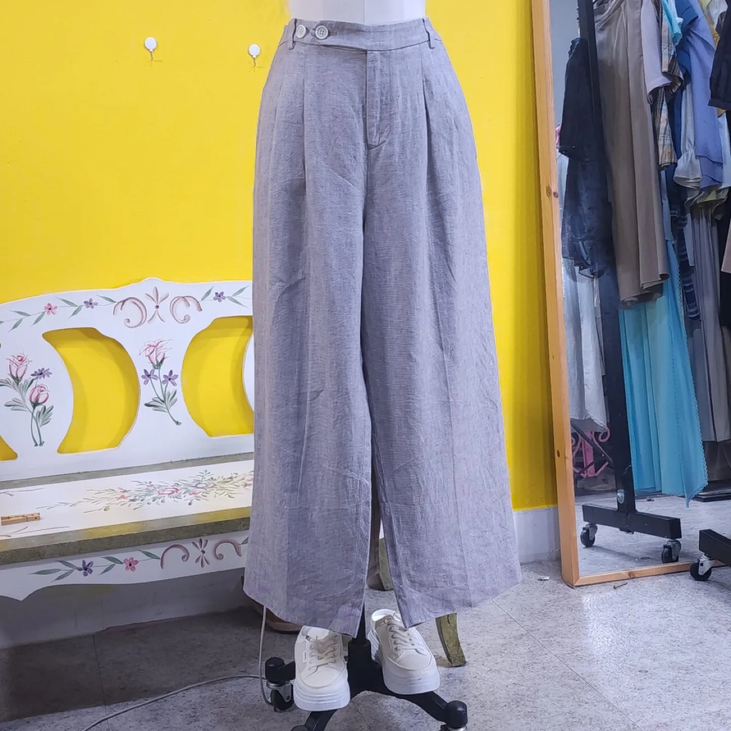 Human Woman Vintage Linen Pants image indicator(8)