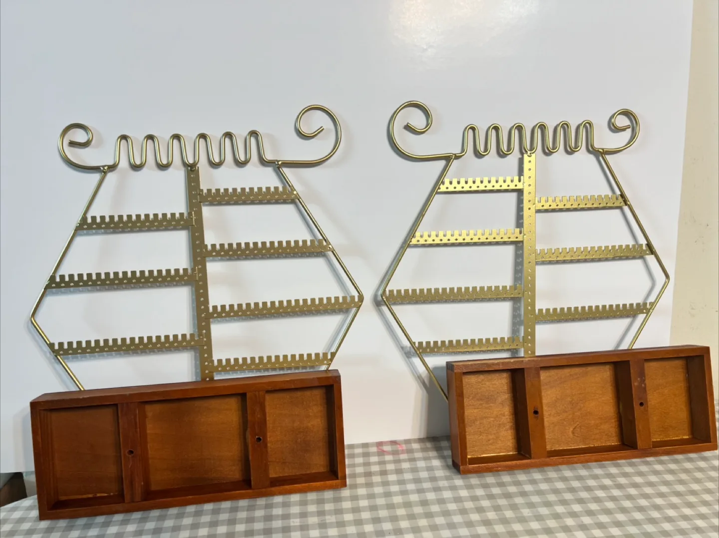 2 x Collapsable Earring Display Stand - Gold Metal & Wooden Base image indicator(6)