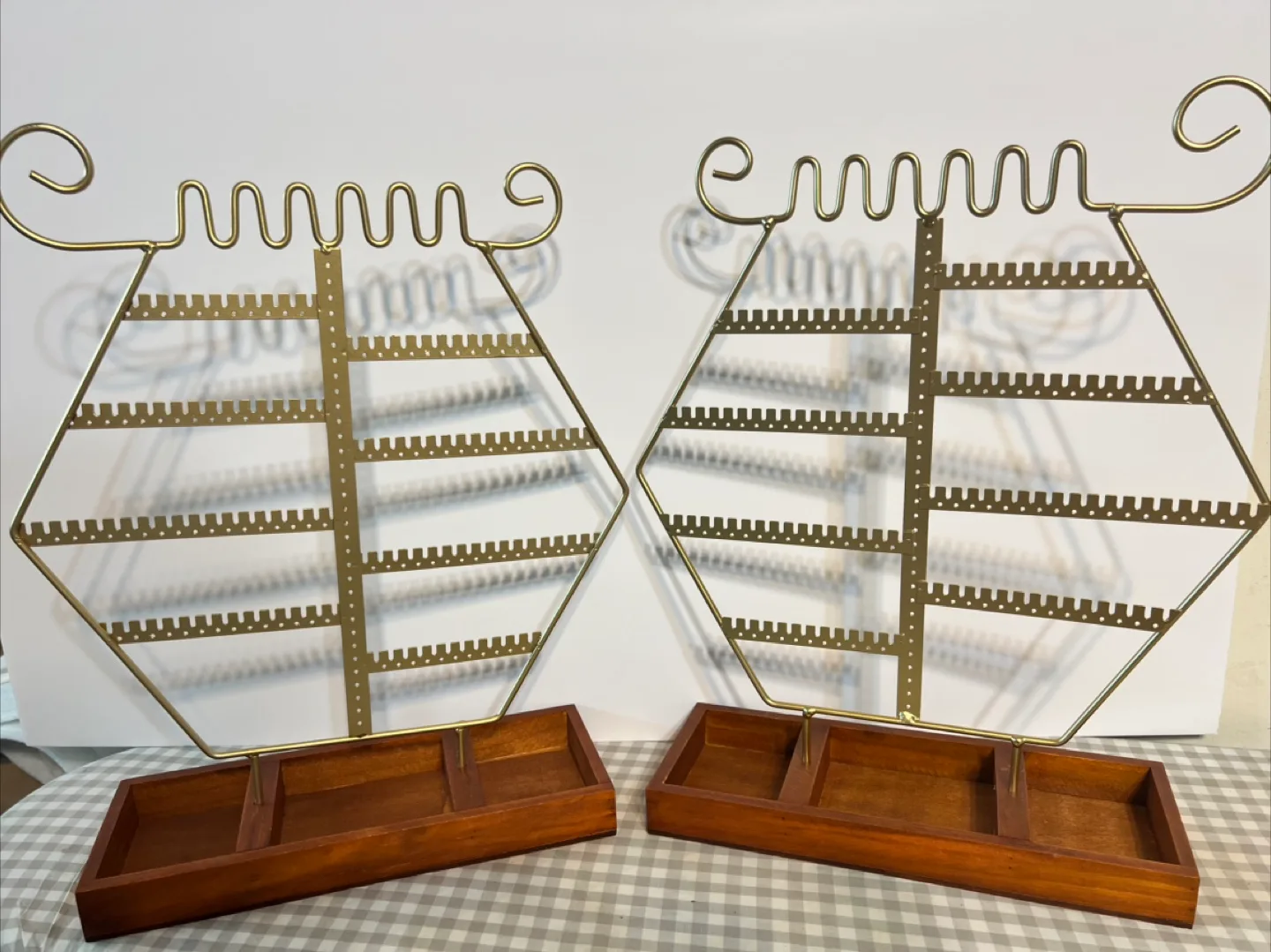 2 x Collapsable Earring Display Stand - Gold Metal & Wooden Base image indicator(2)