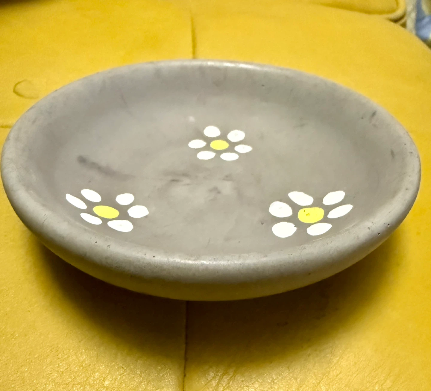 Small Concrete Bowl with Daisy Design