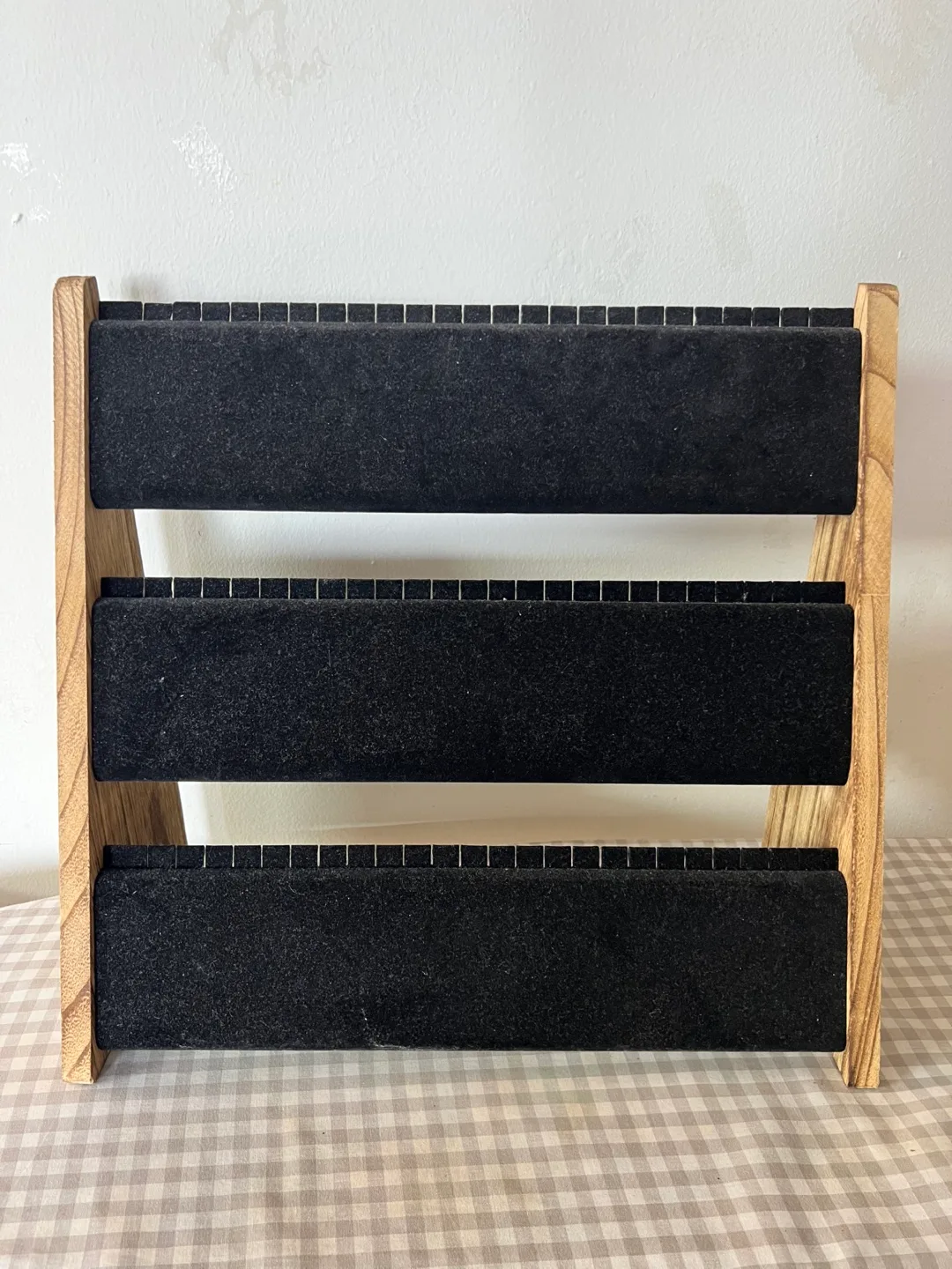 Wooden 3-Tier Necklace Display Stand image indicator(4)