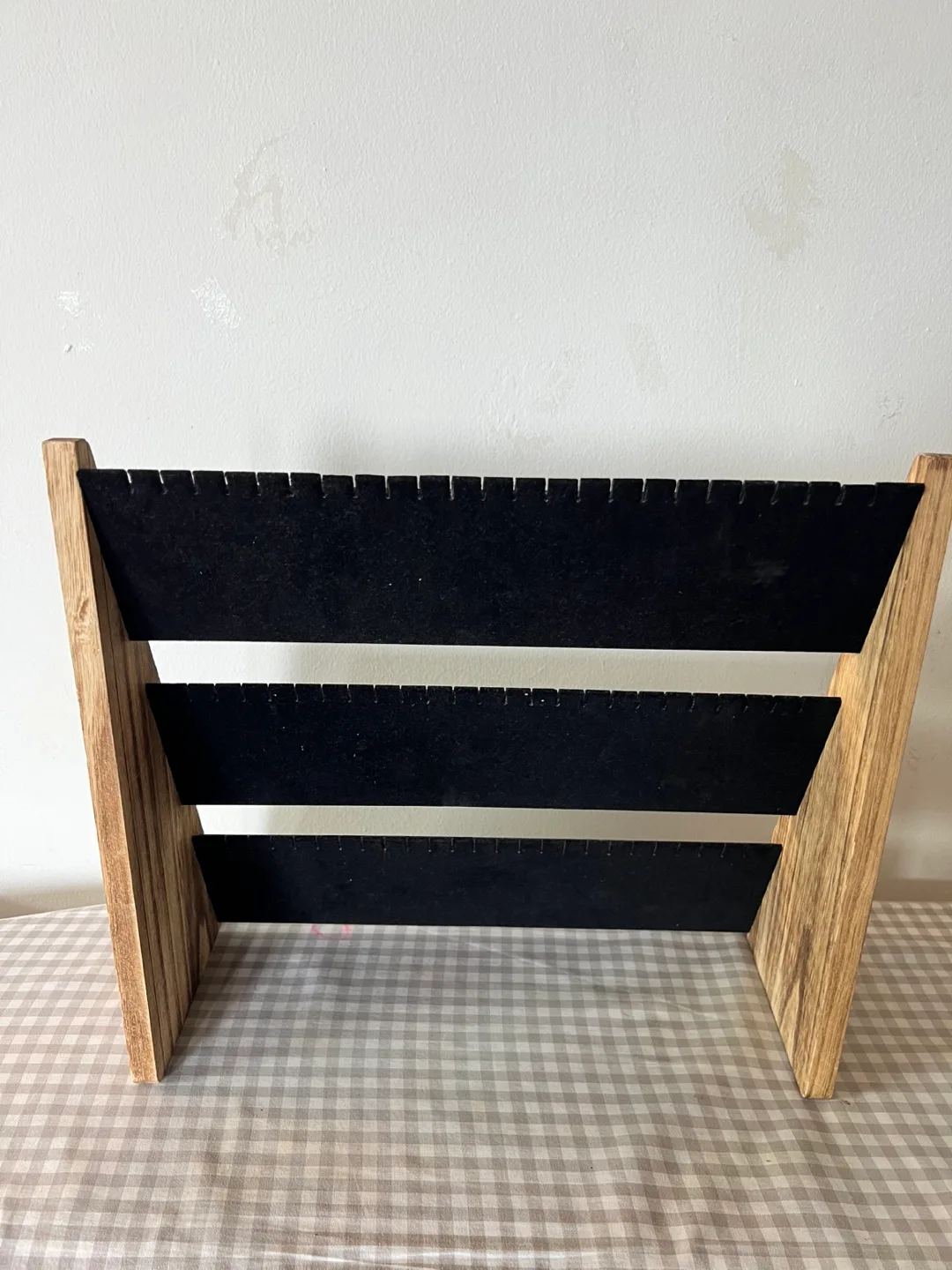 Wooden 3-Tier Necklace Display Stand image indicator(6)