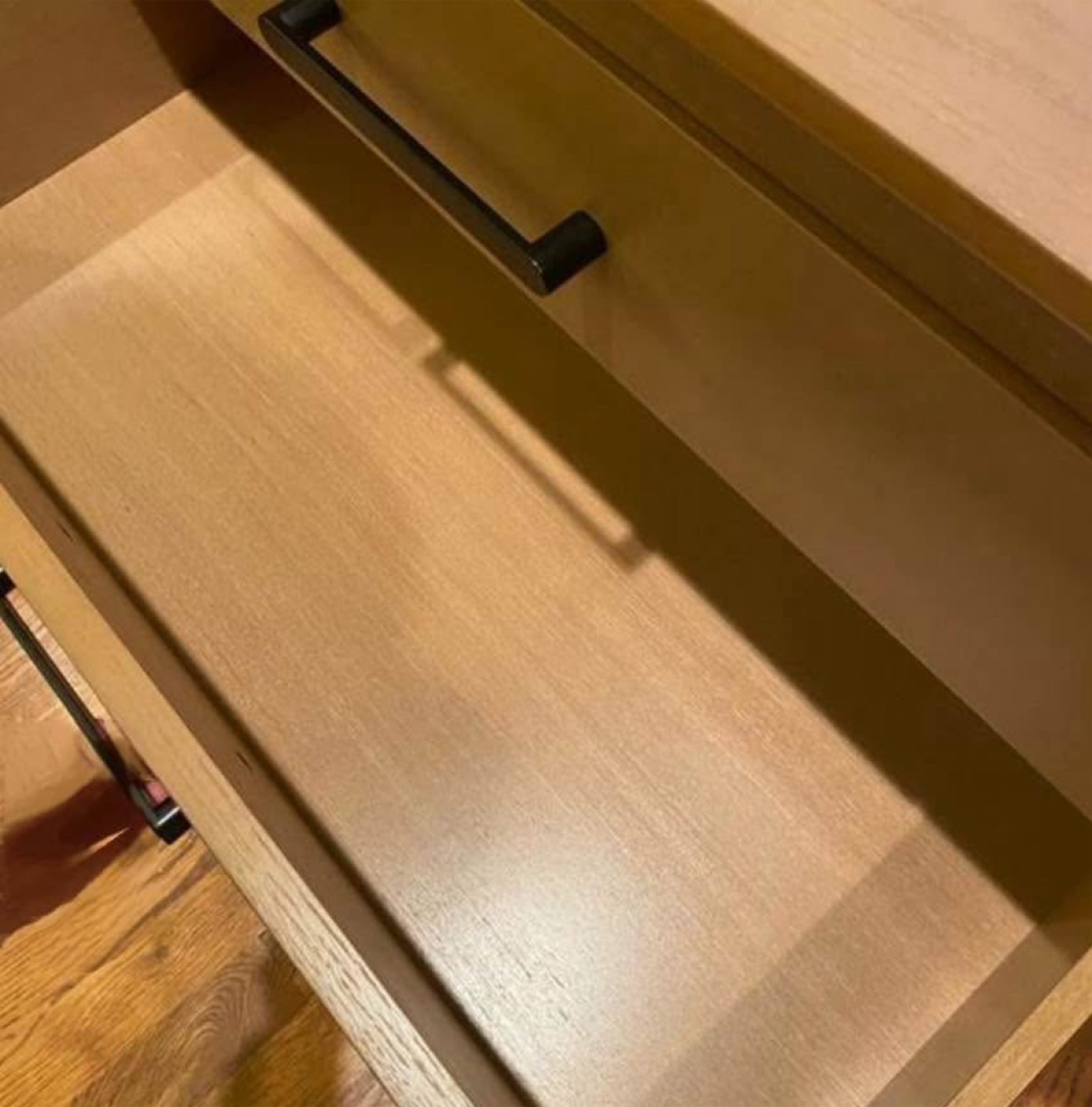 New 3 Drawer Nightstand English Oak Finish Solid Wood - photo 2