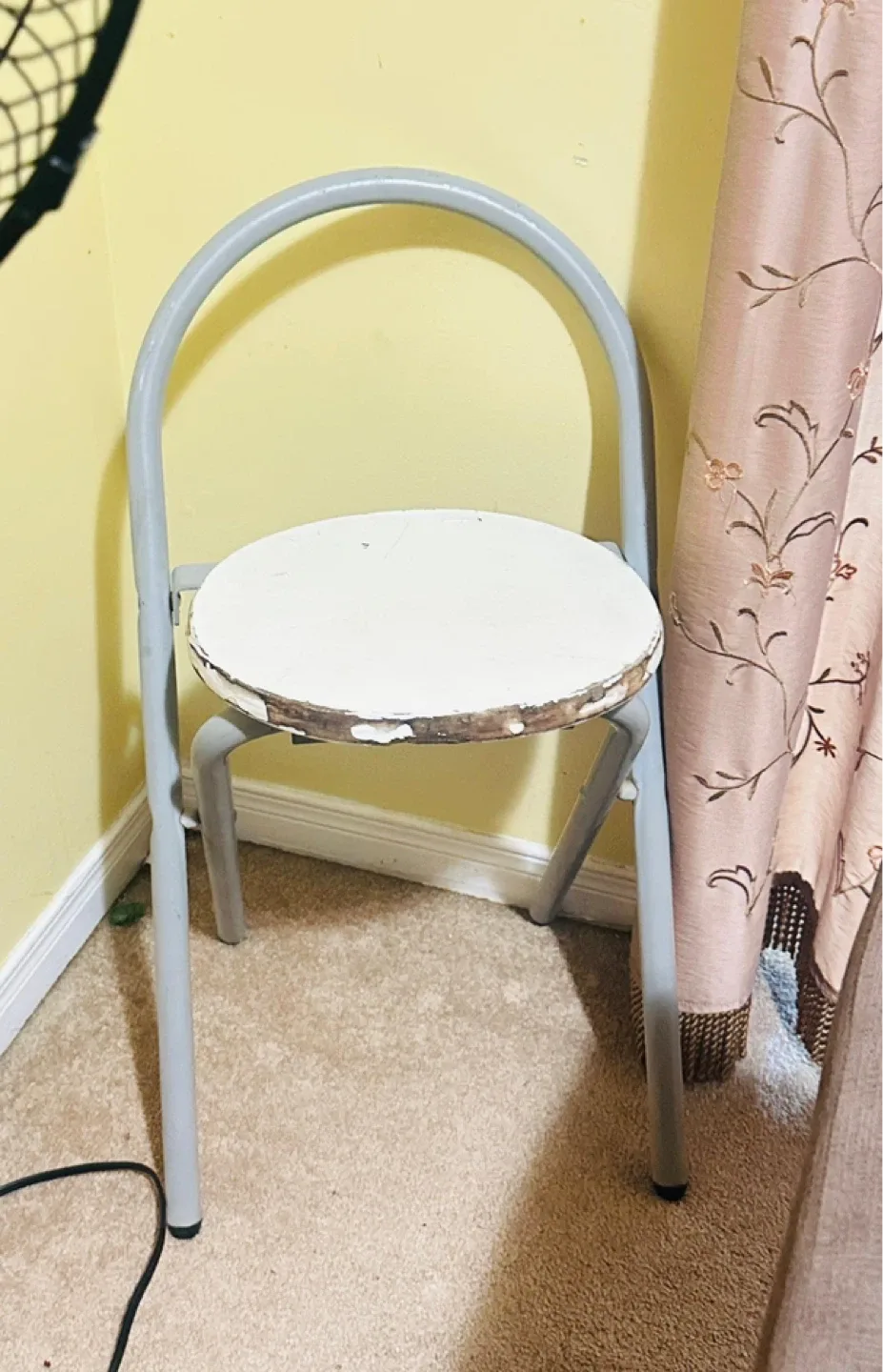 Used Round Stool - White Seat, Grey Frame thumbnail