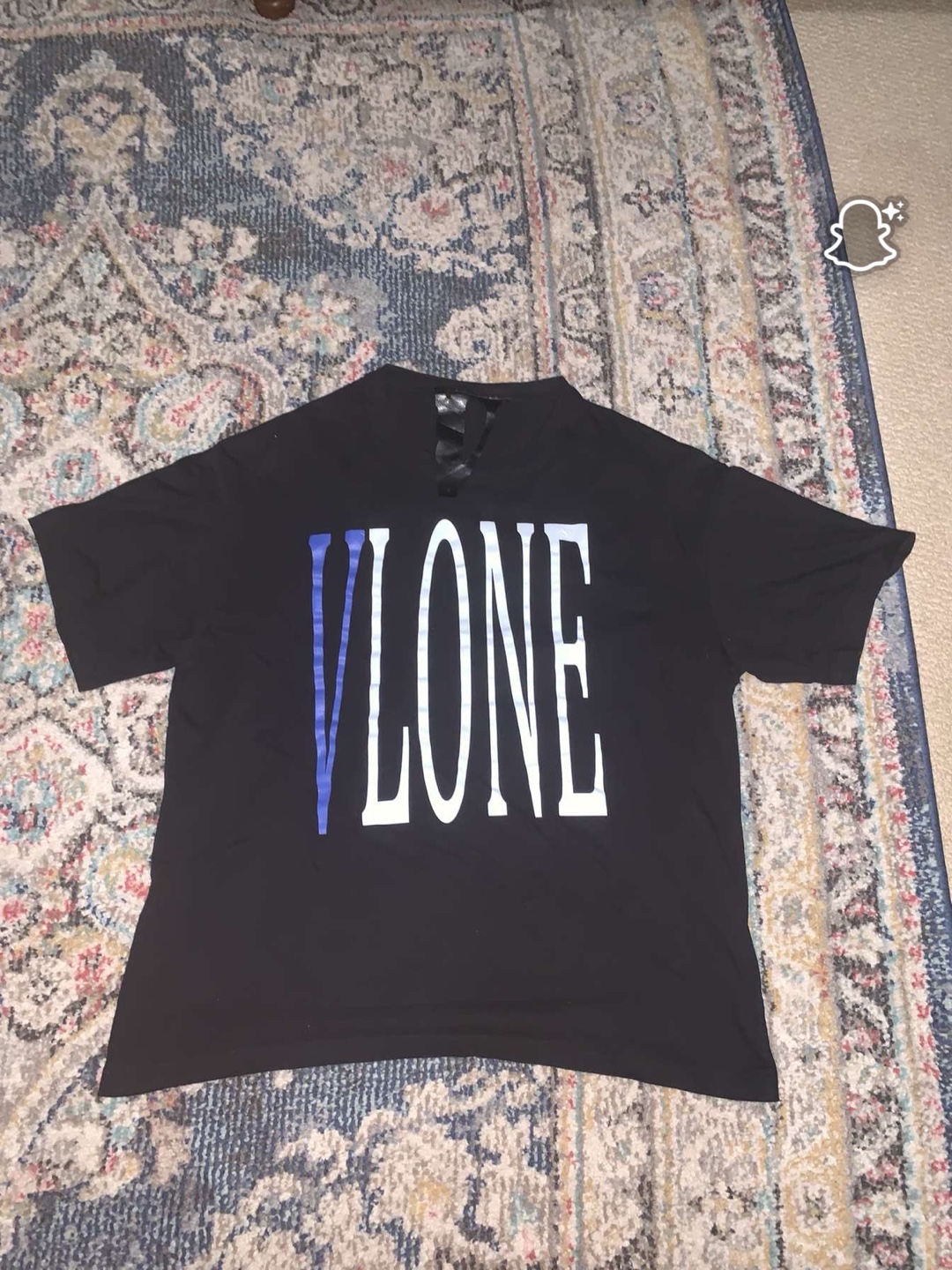 VLONE Black T-Shirt(ACCEPTING TRADES‼️)